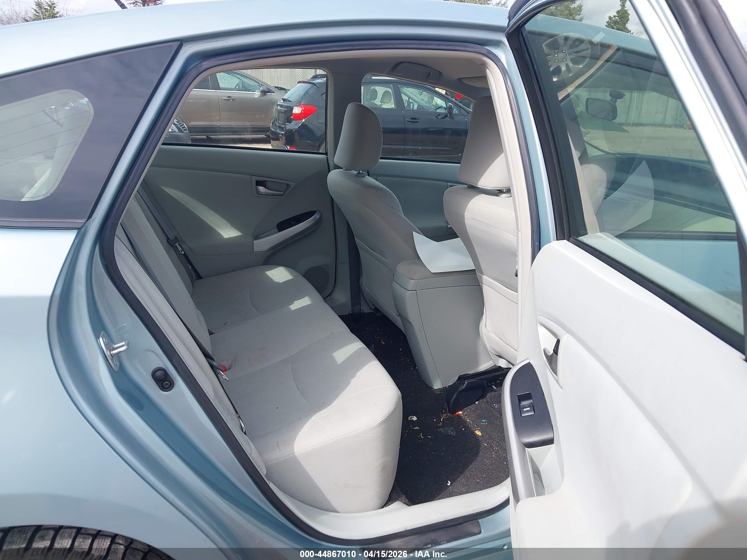 TOYOTA PRIUS image 8