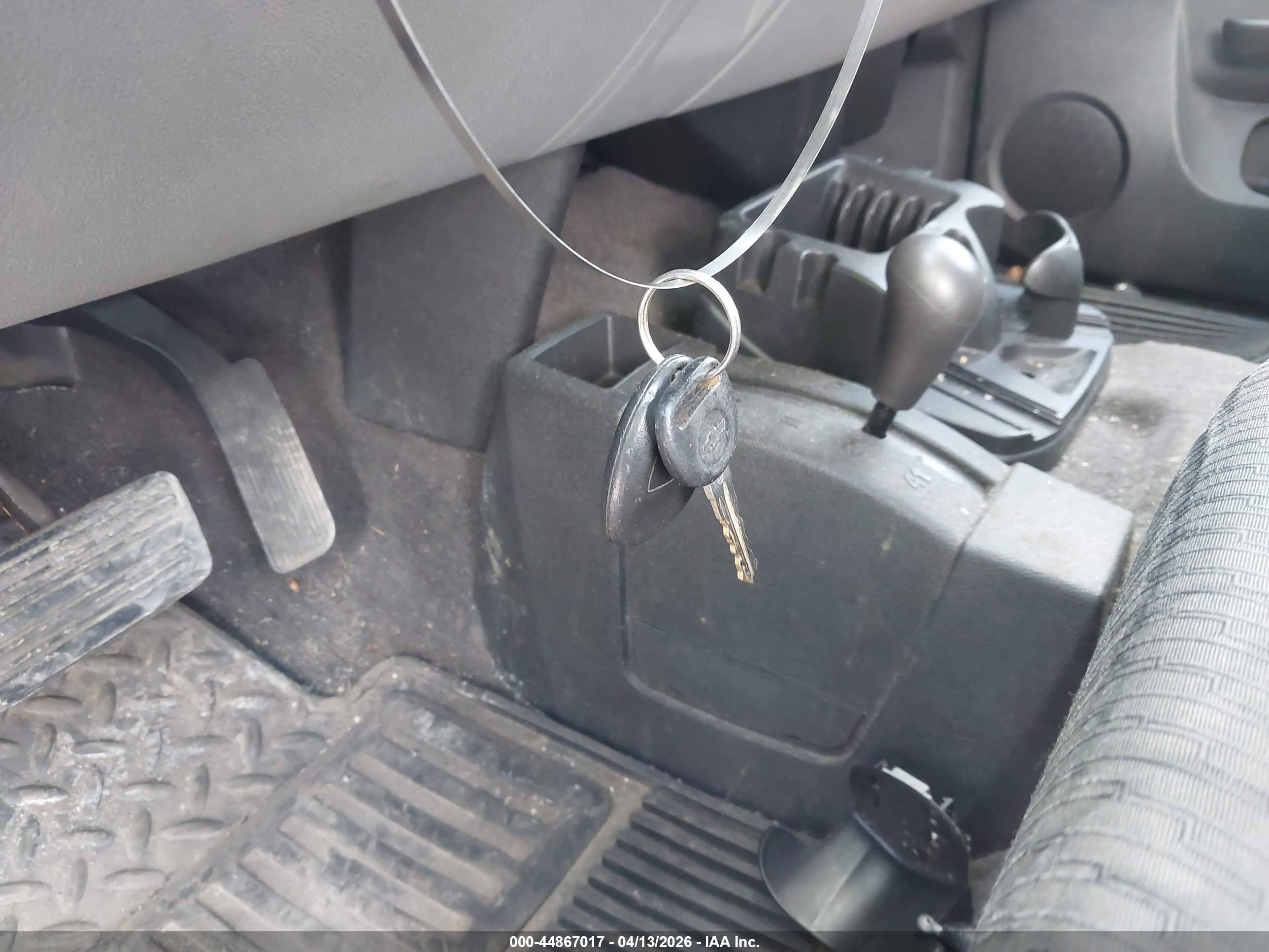 CHEVROLET SILVERADO image 11