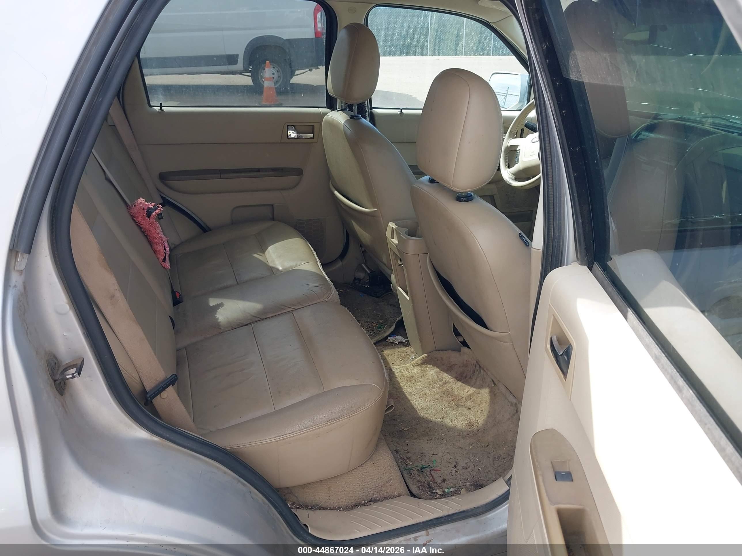 FORD ESCAPE image 8