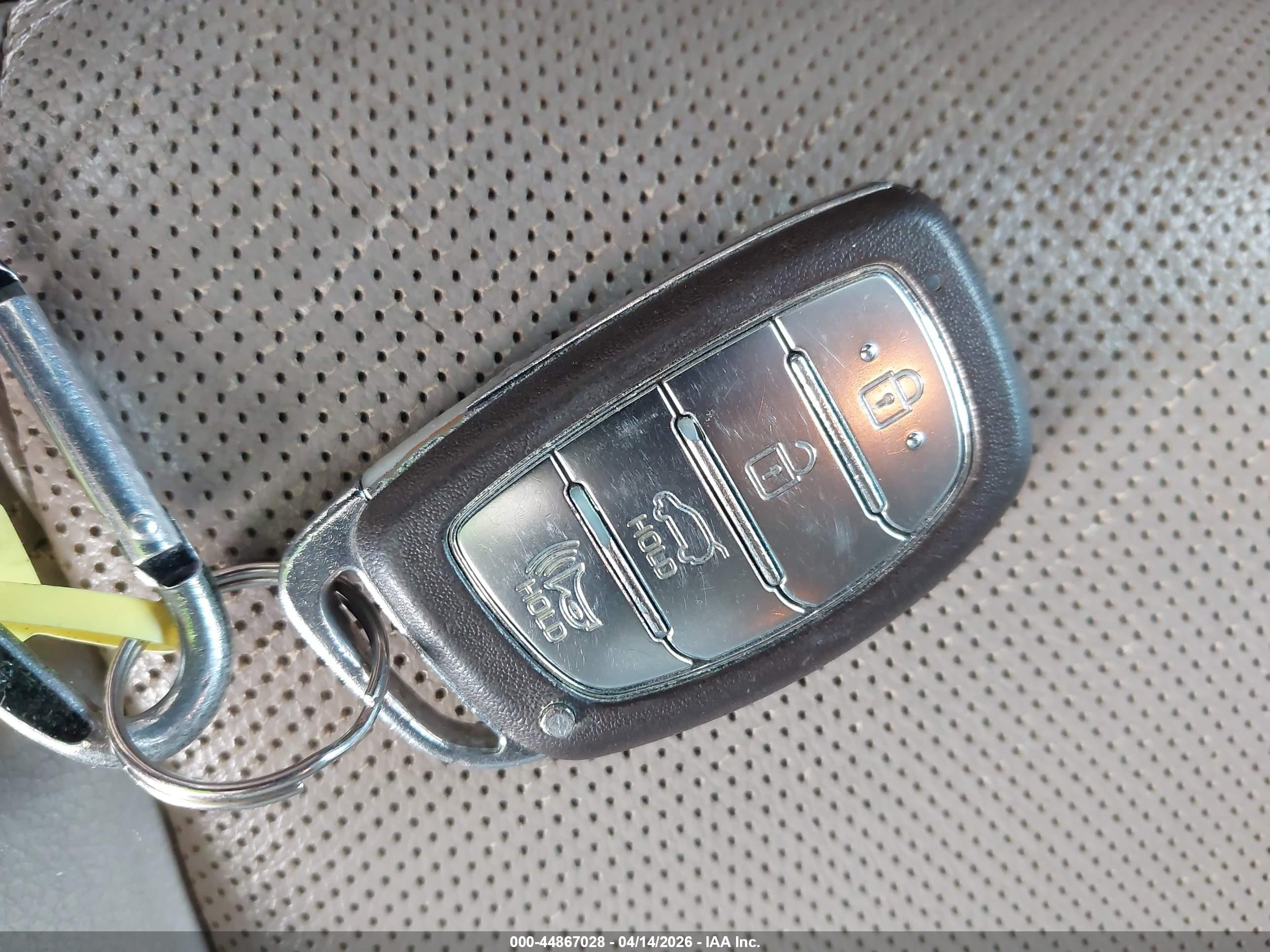 HYUNDAI TUCSON image 11