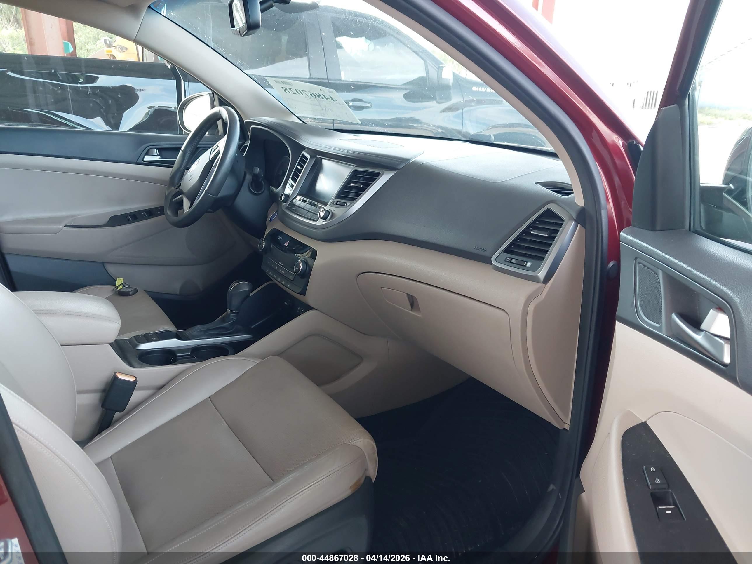 HYUNDAI TUCSON image 5
