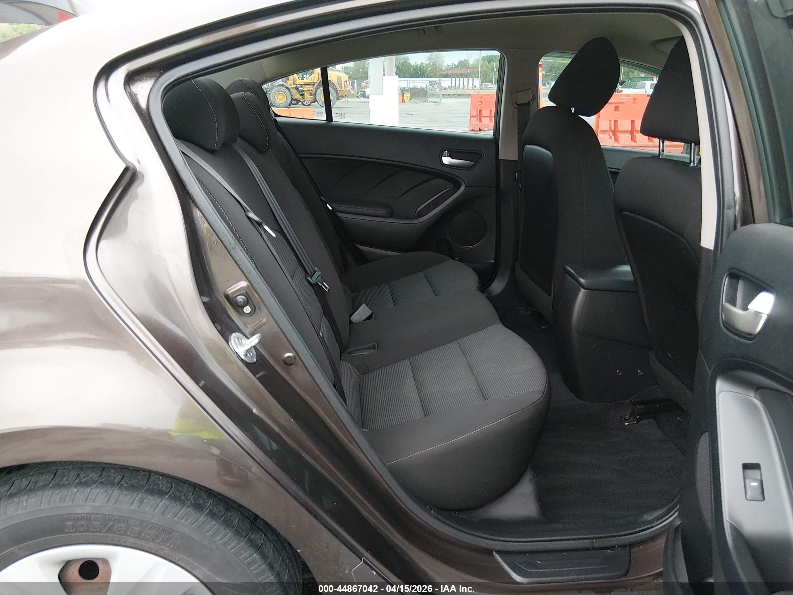KIA FORTE image 8