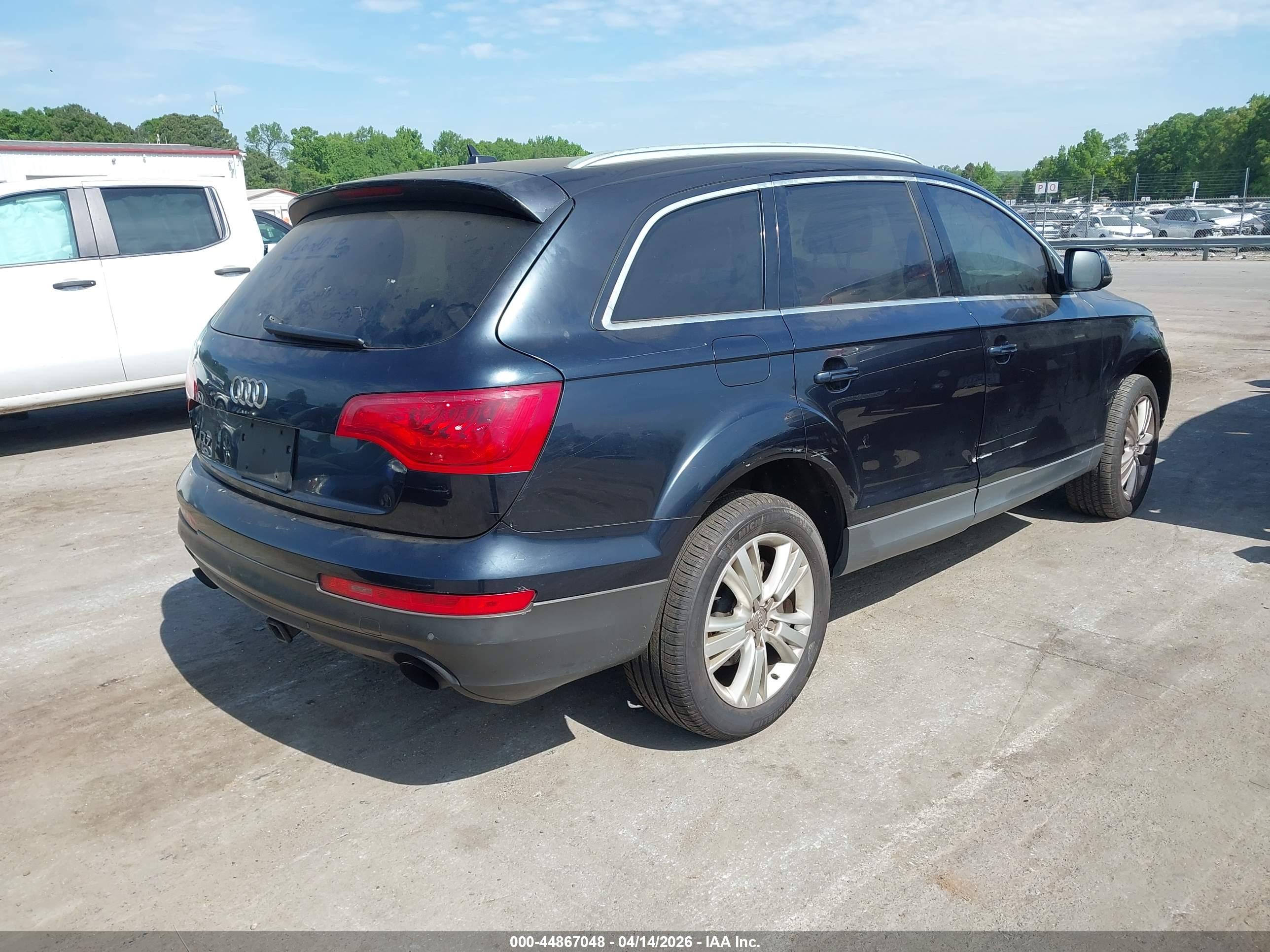 AUDI Q7 image 4