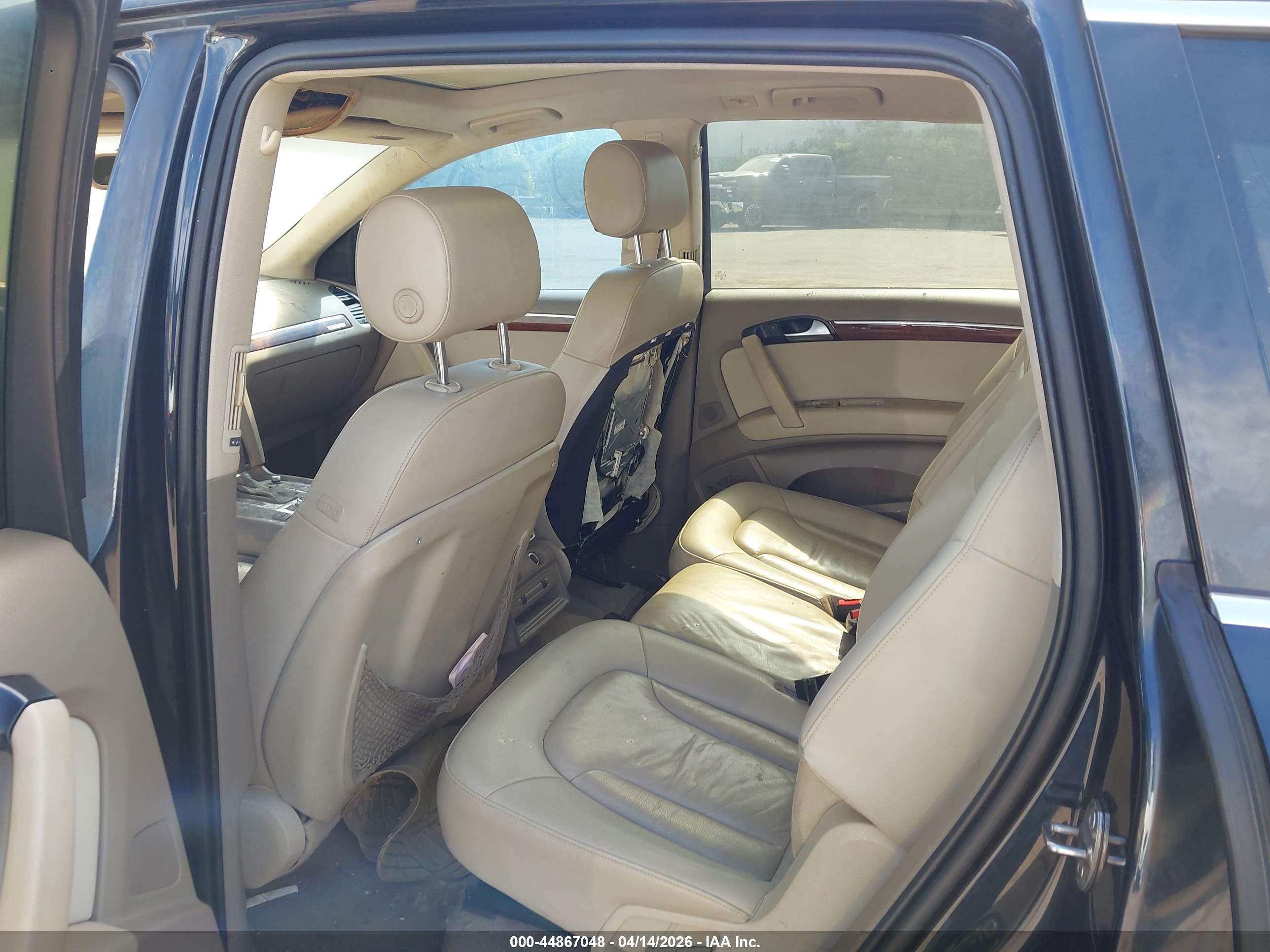 AUDI Q7 image 8