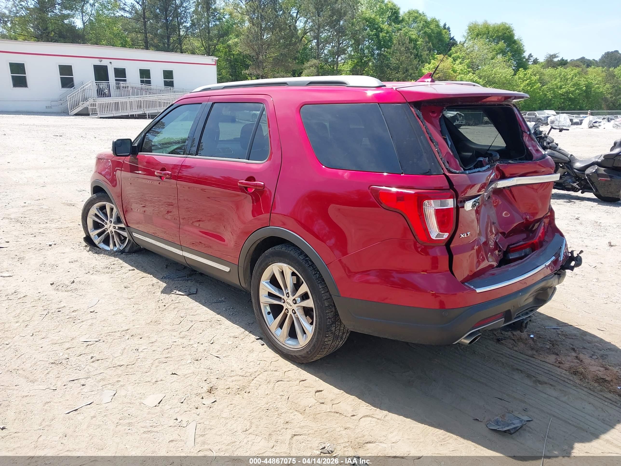 FORD EXPLORER image 3