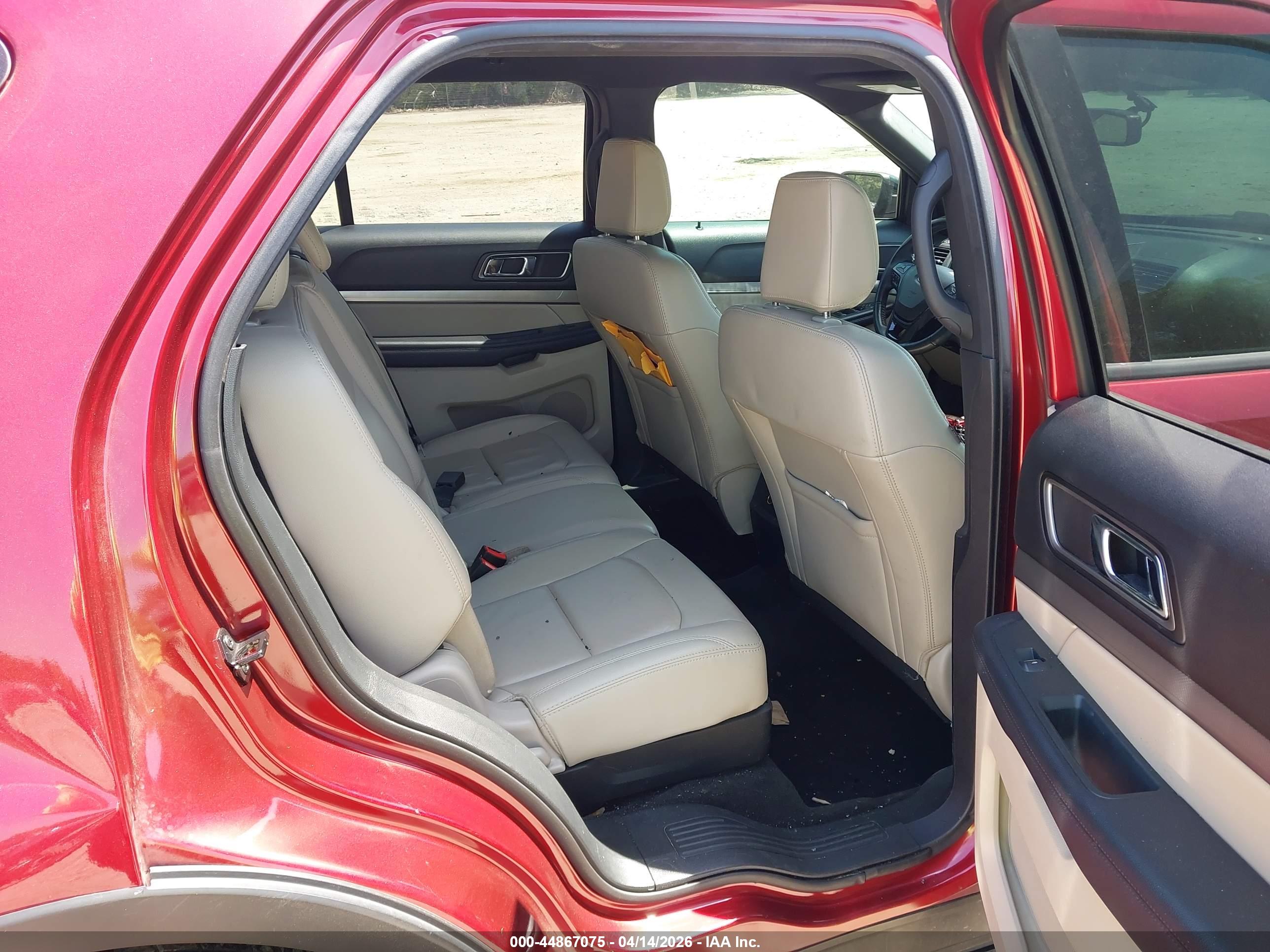 FORD EXPLORER image 8