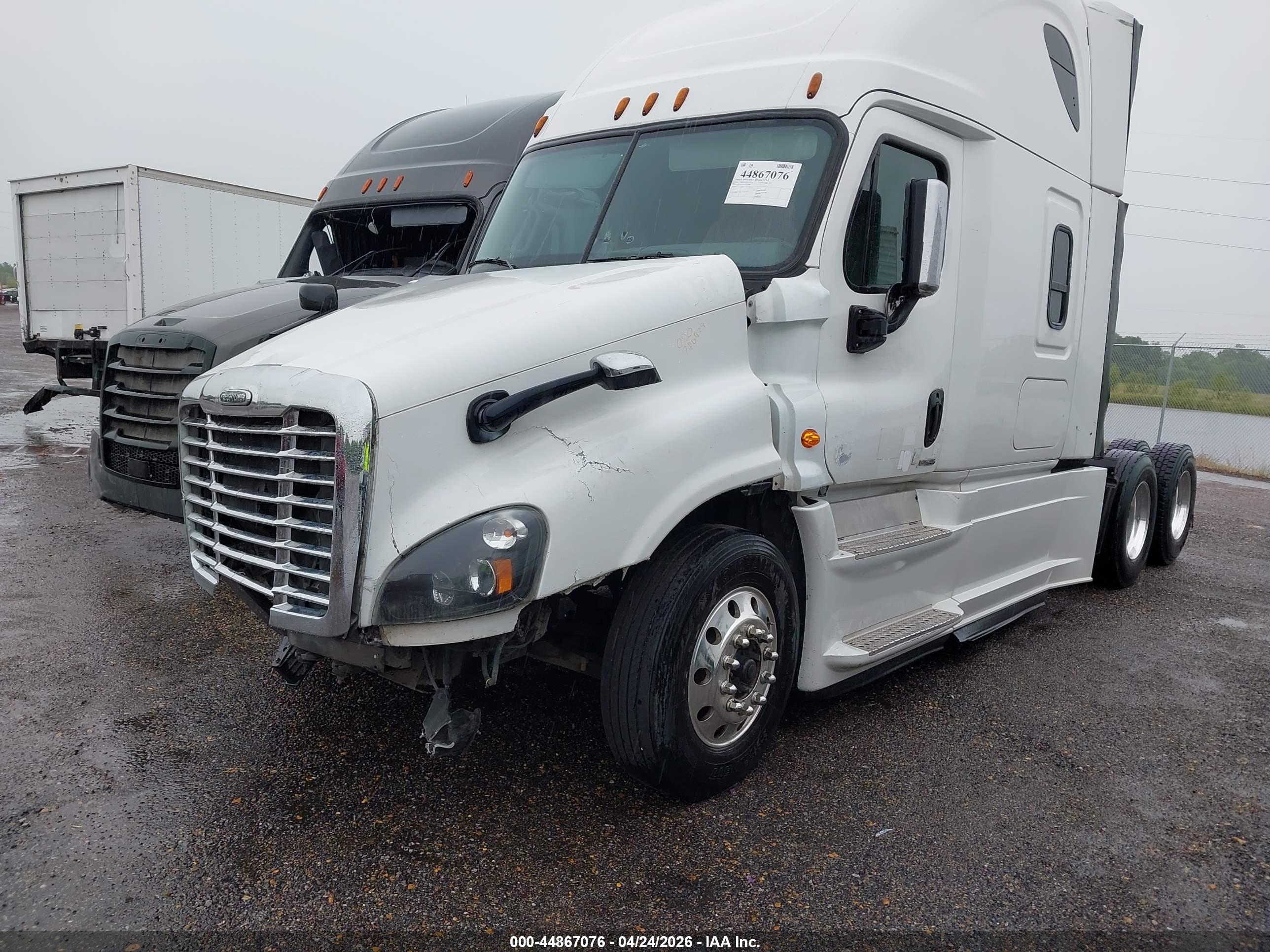 FREIGHTLINER CASCADIA image 2