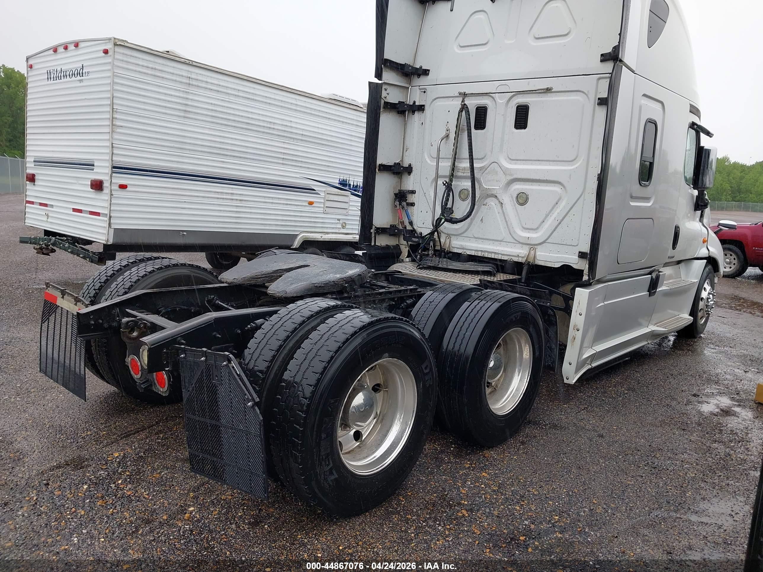 FREIGHTLINER CASCADIA image 4