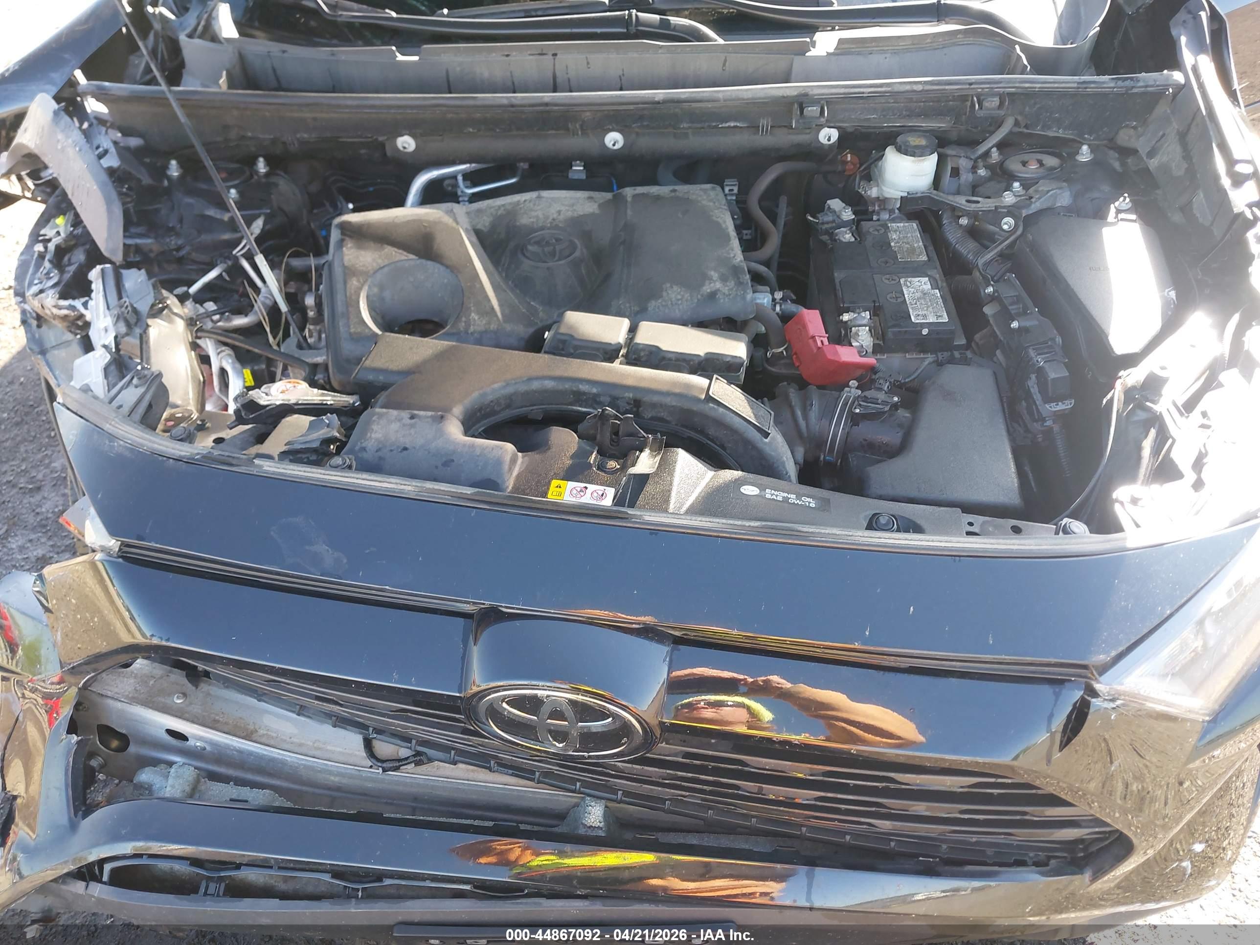 TOYOTA RAV4 image 10