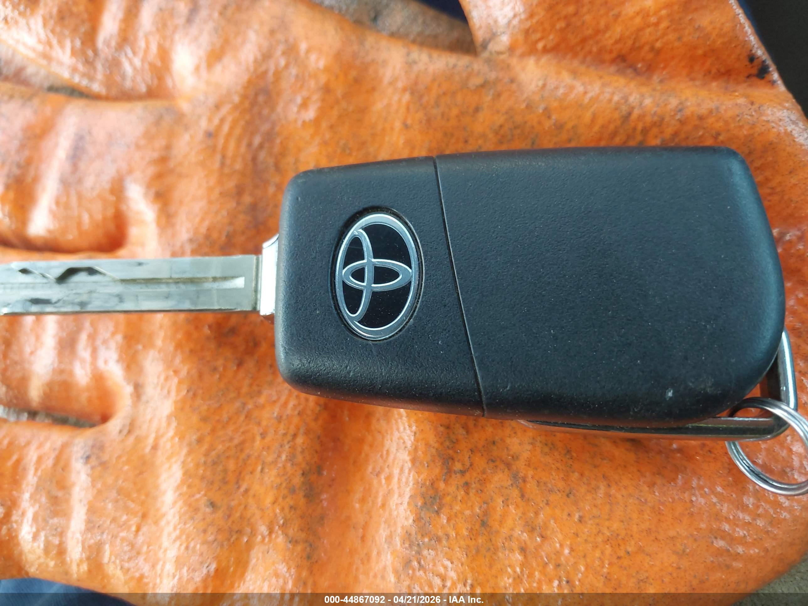 TOYOTA RAV4 image 11