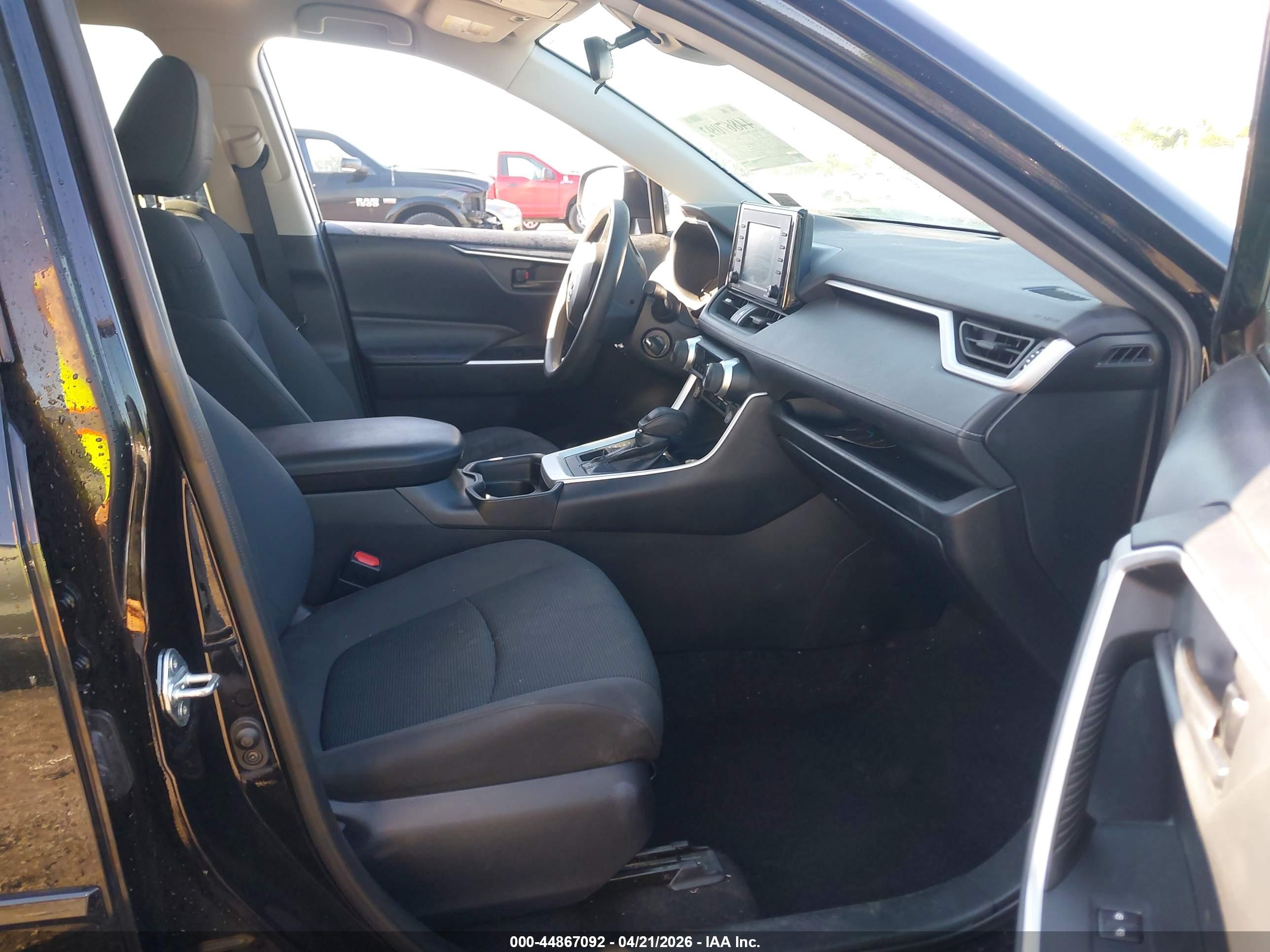 TOYOTA RAV4 image 5