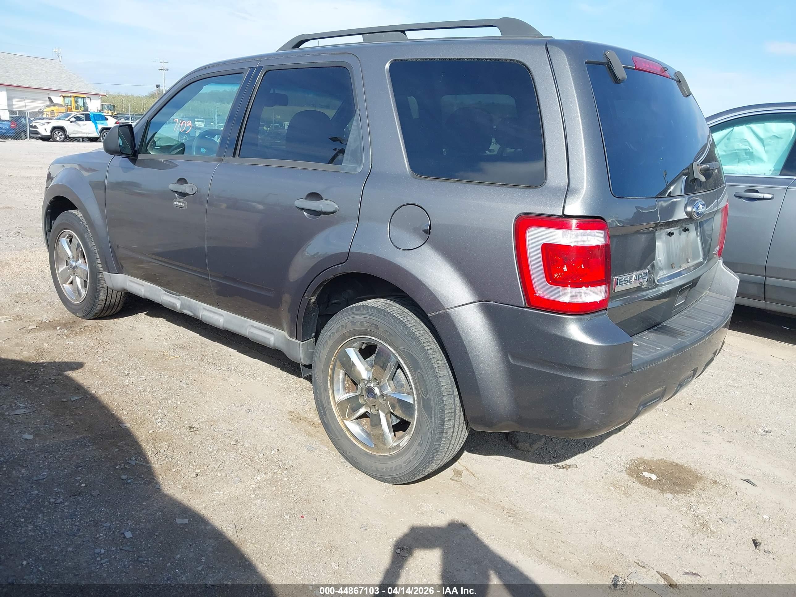 FORD ESCAPE image 3