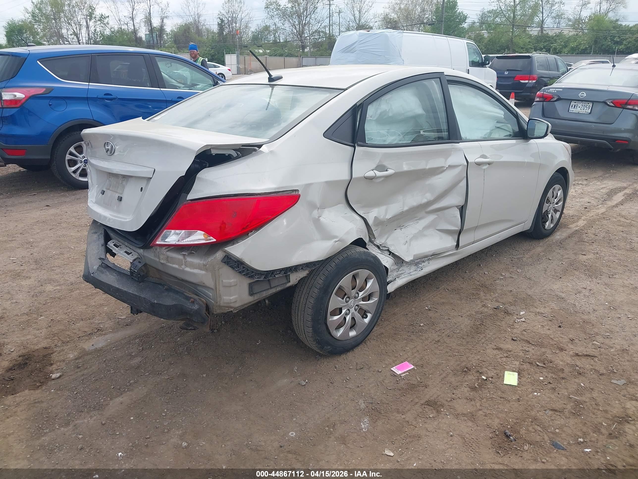 HYUNDAI ACCENT image 4