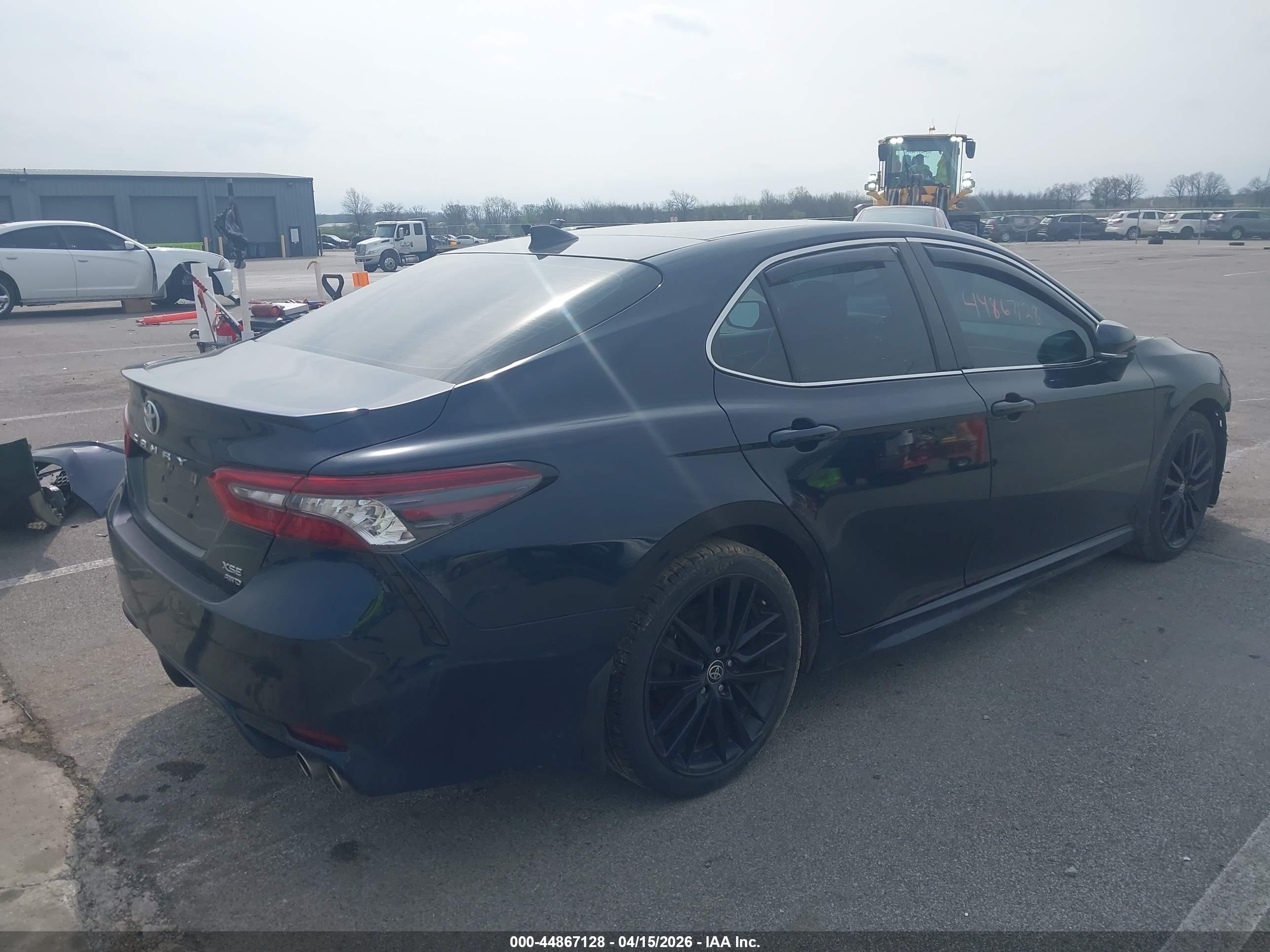 TOYOTA CAMRY image 4