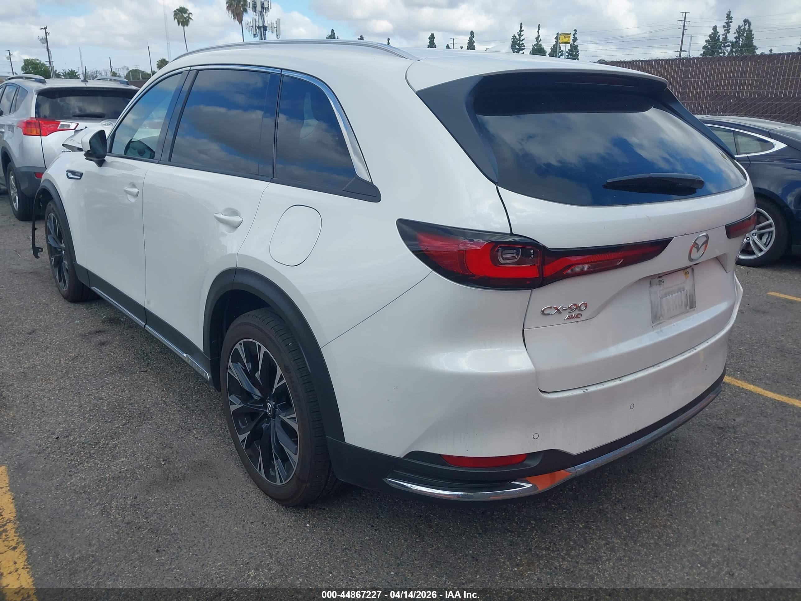 MAZDA CX-90 image 3