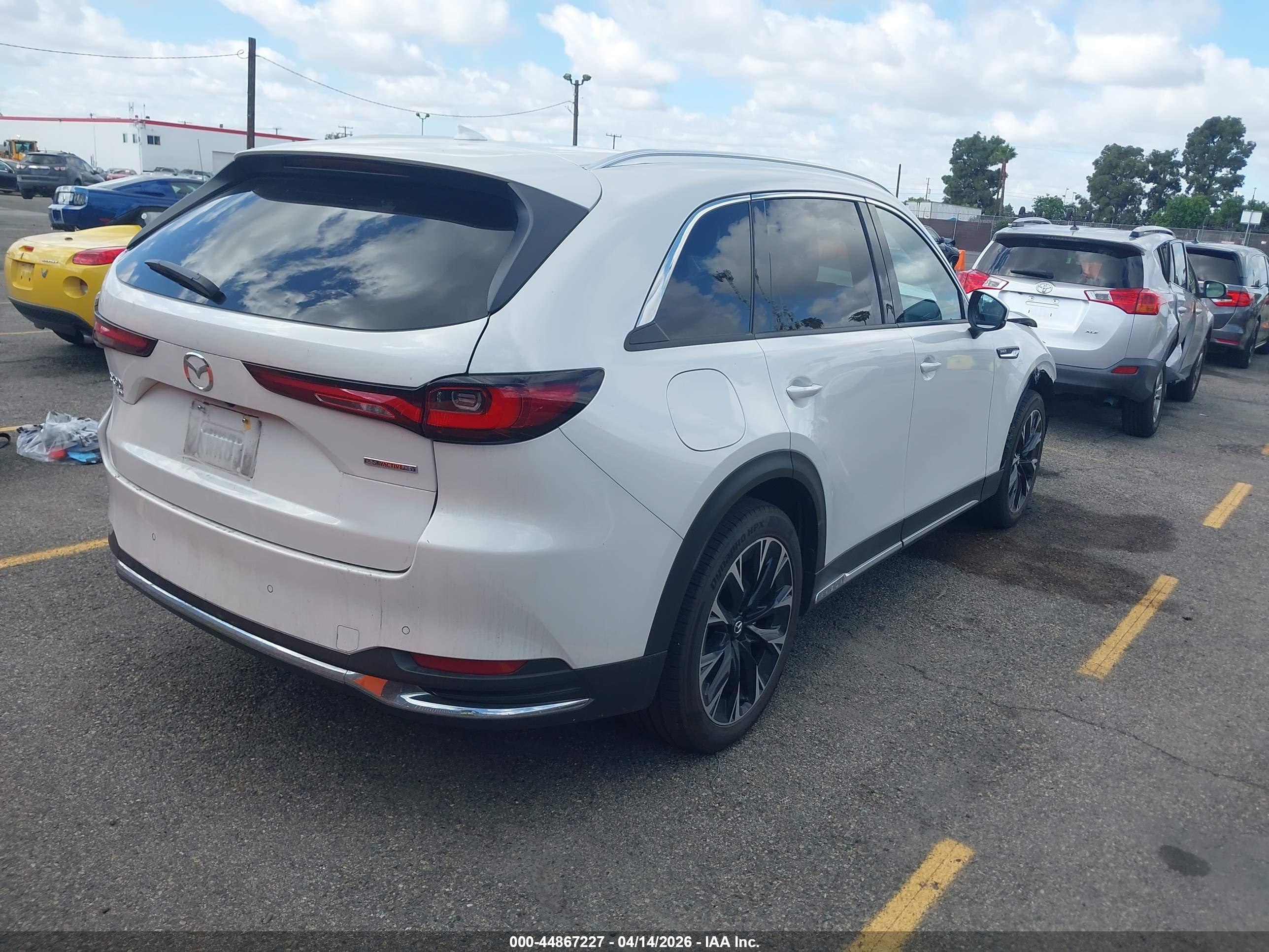 MAZDA CX-90 image 4