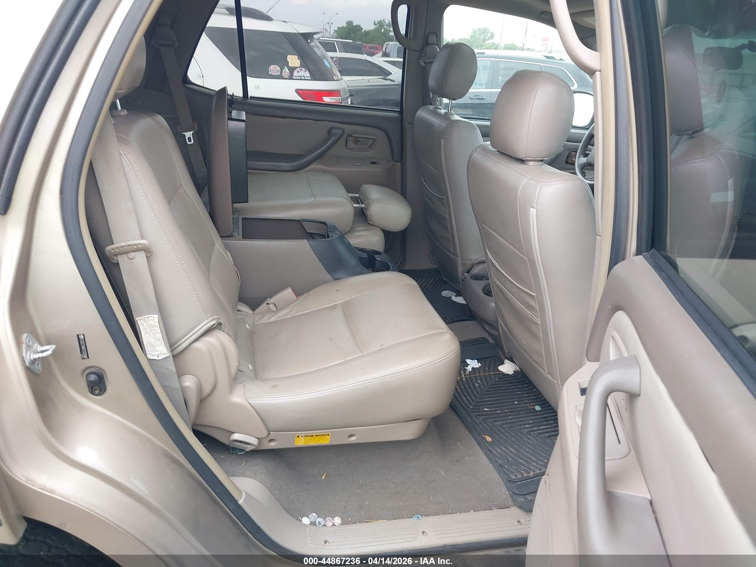 TOYOTA SEQUOIA image 8