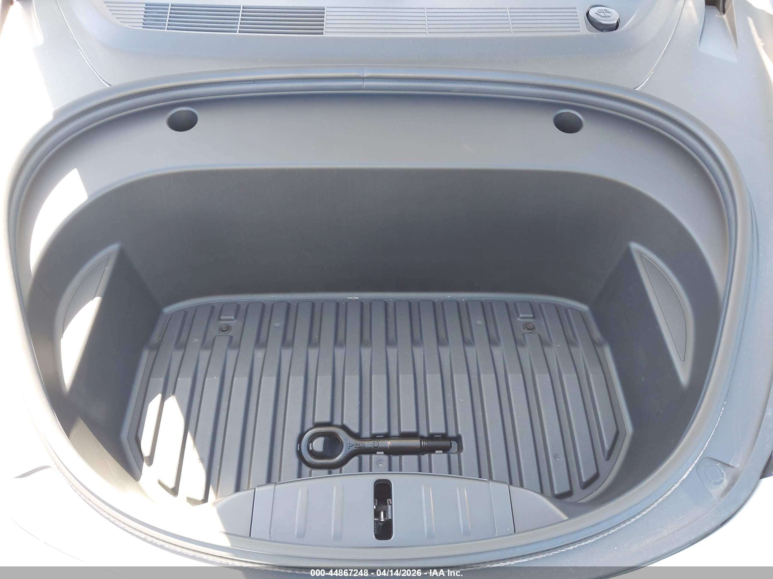 TESLA MODEL image 10