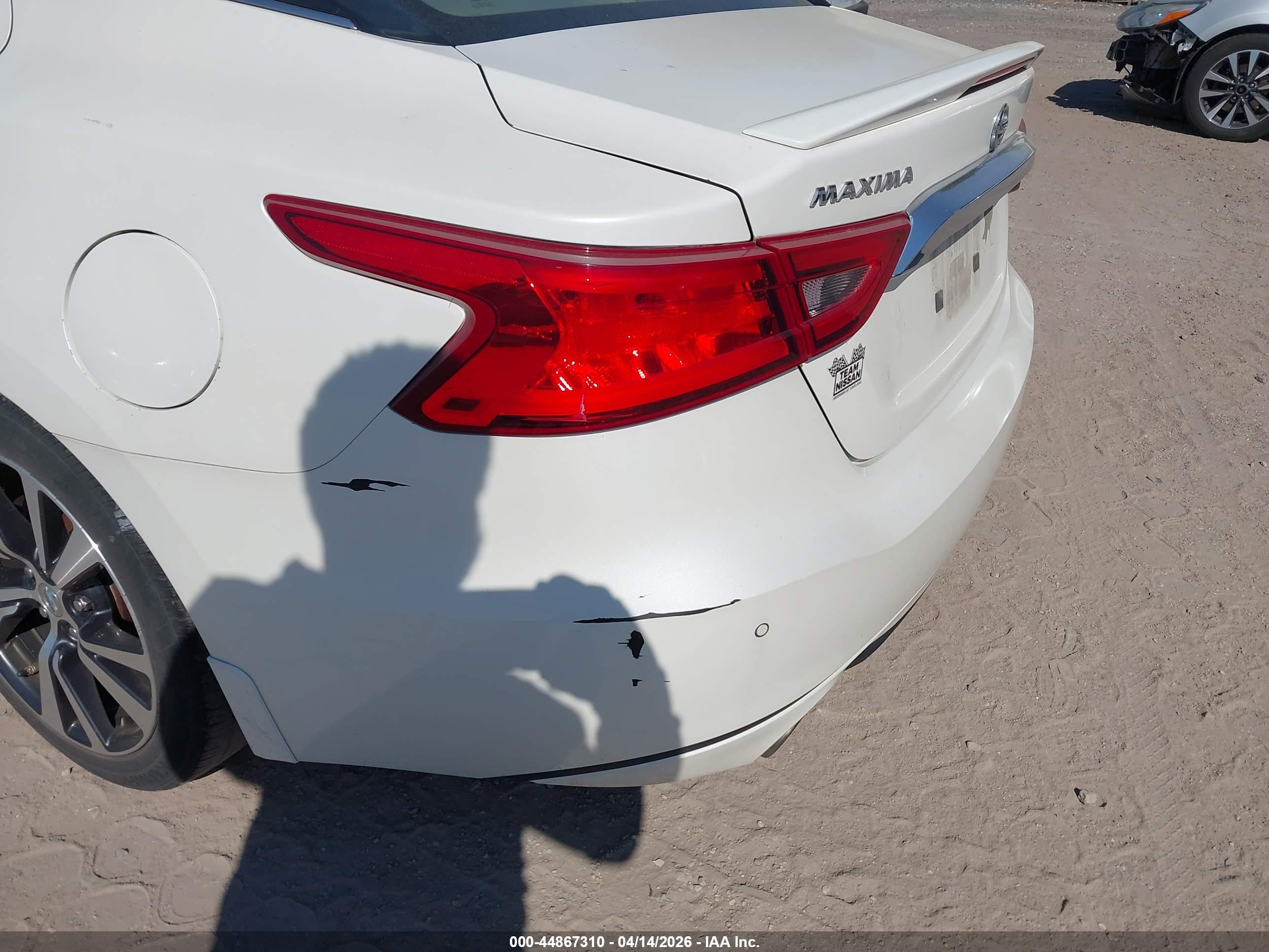 NISSAN MAXIMA image 6