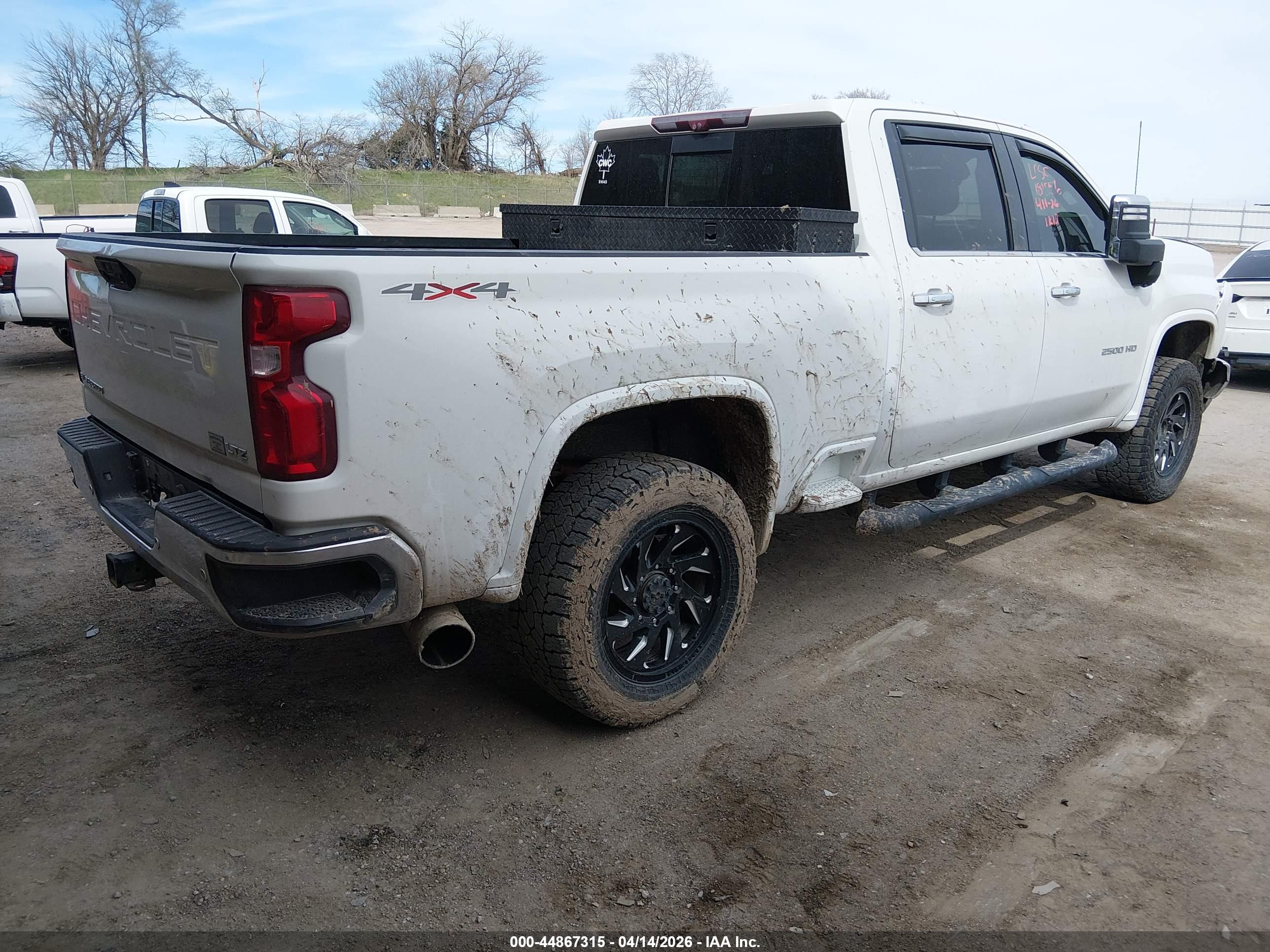 CHEVROLET SILVERADO image 4