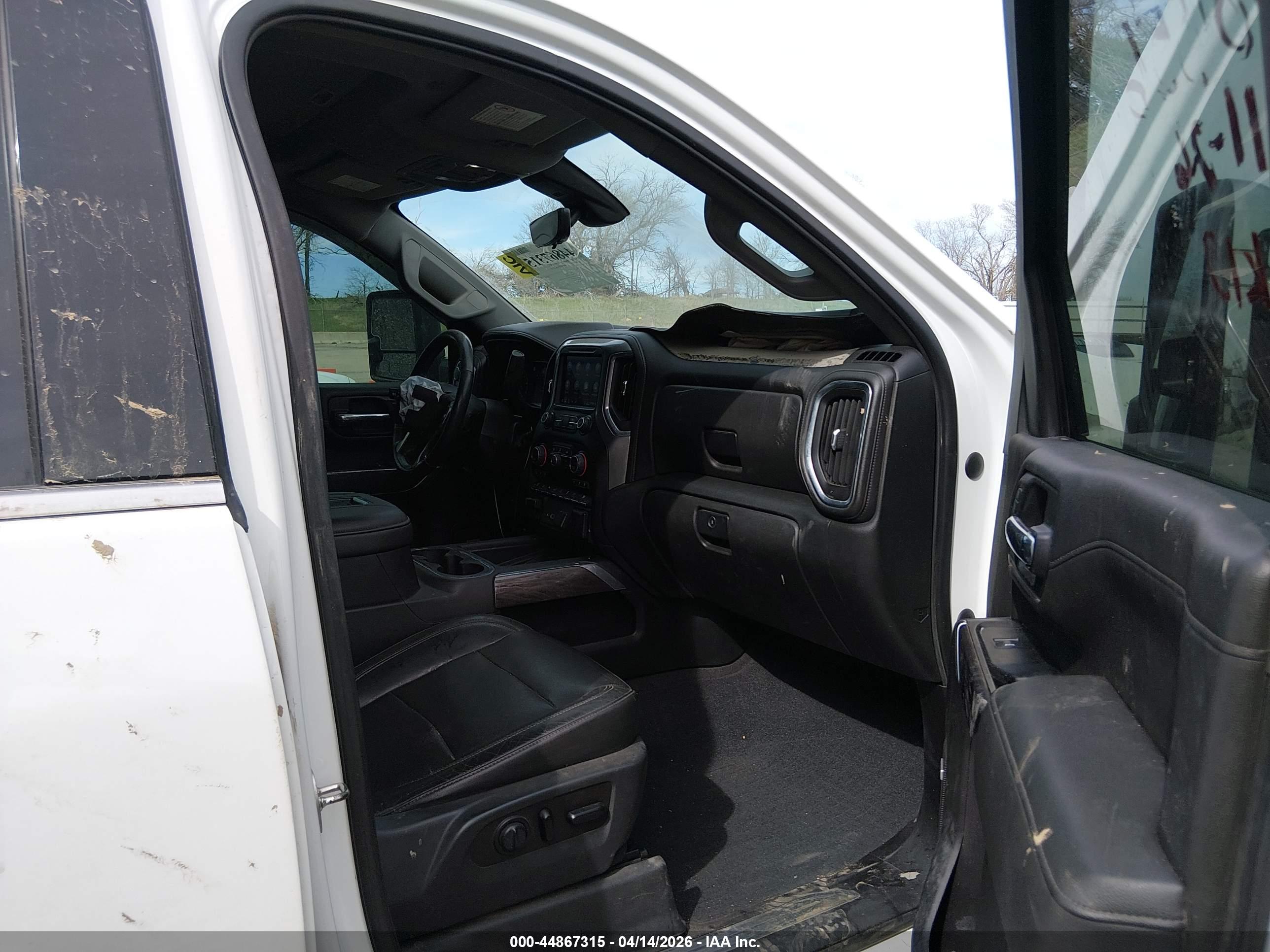CHEVROLET SILVERADO image 5