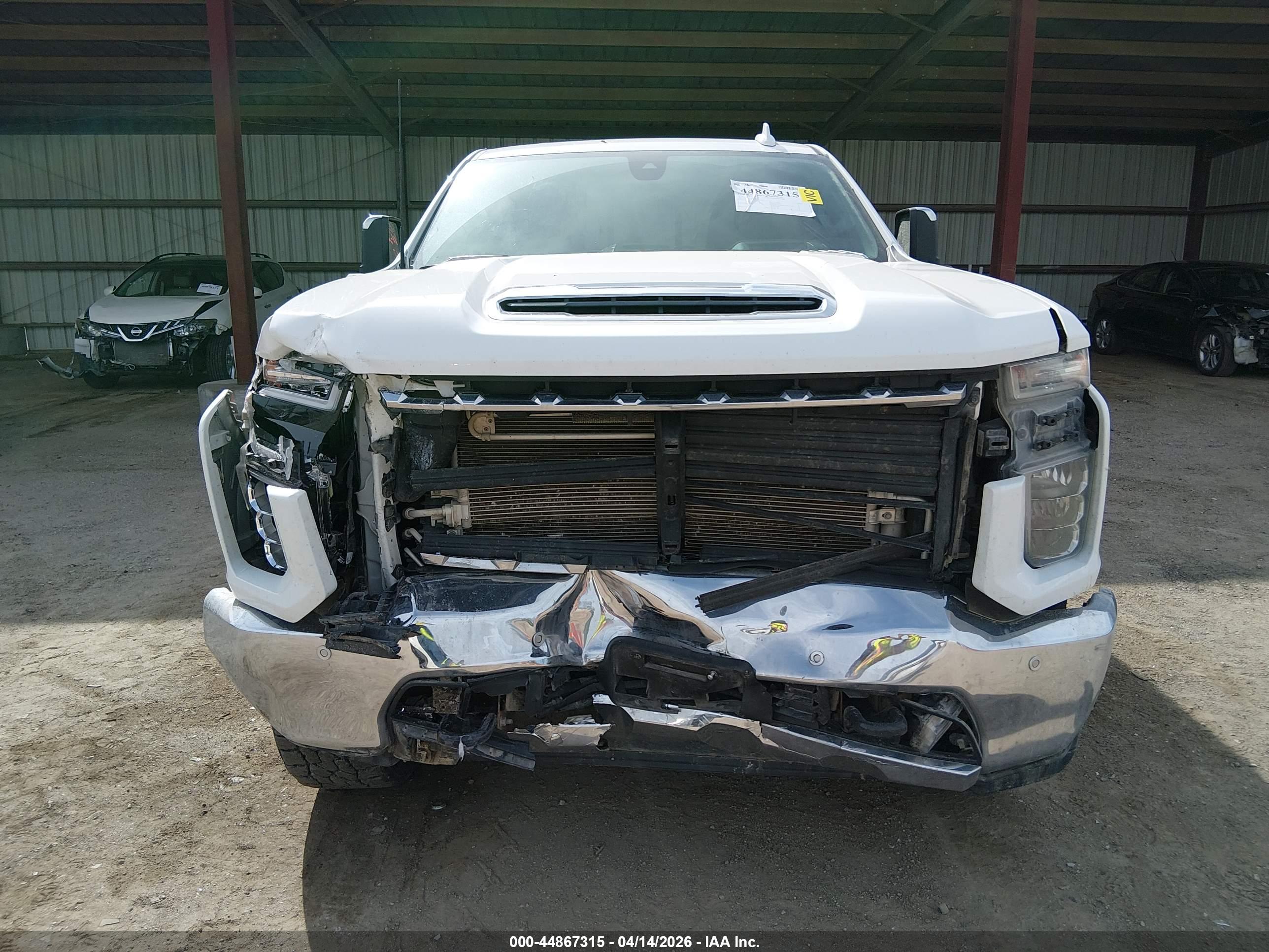 CHEVROLET SILVERADO image 6