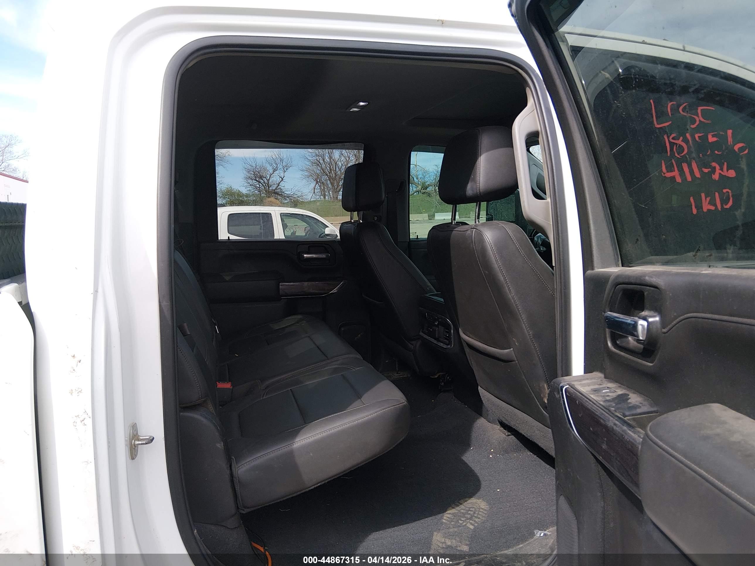 CHEVROLET SILVERADO image 8