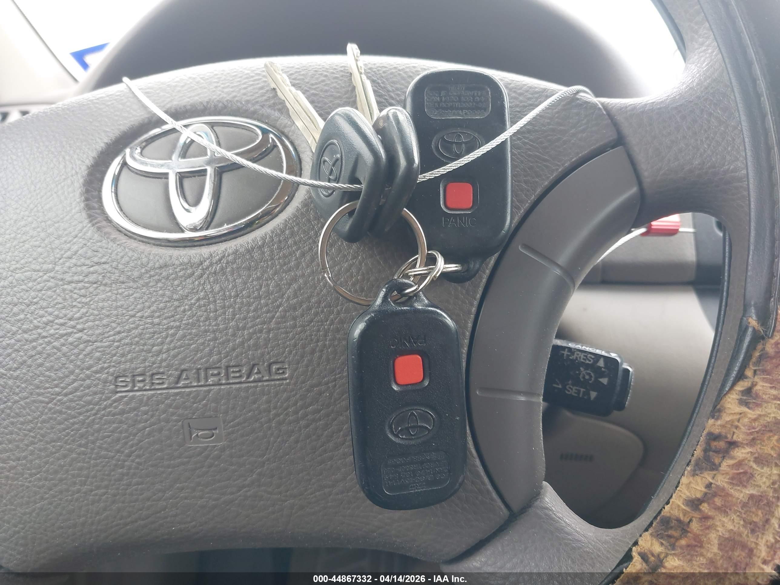 TOYOTA CAMRY image 11