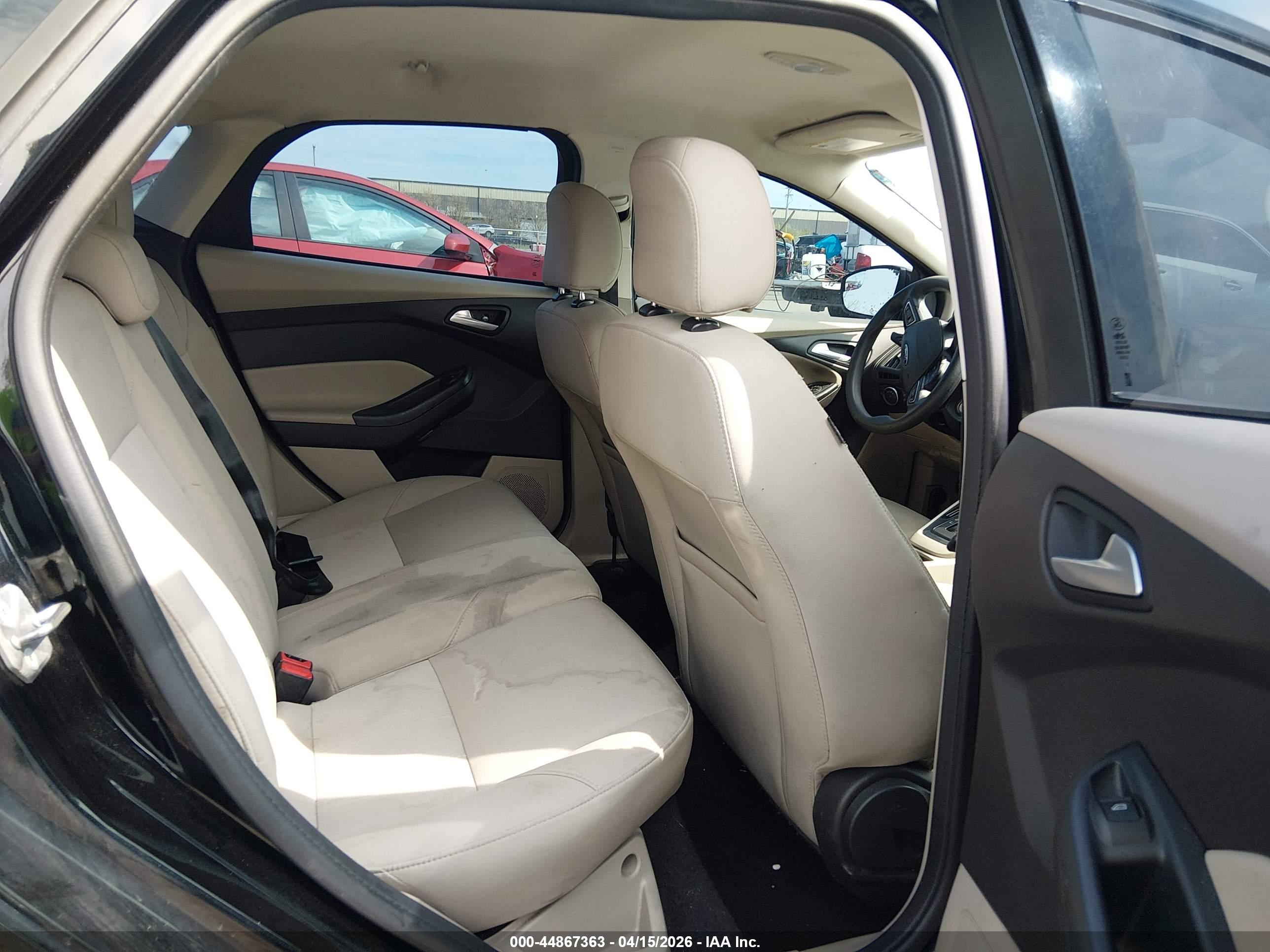 FORD FOCUS image 8