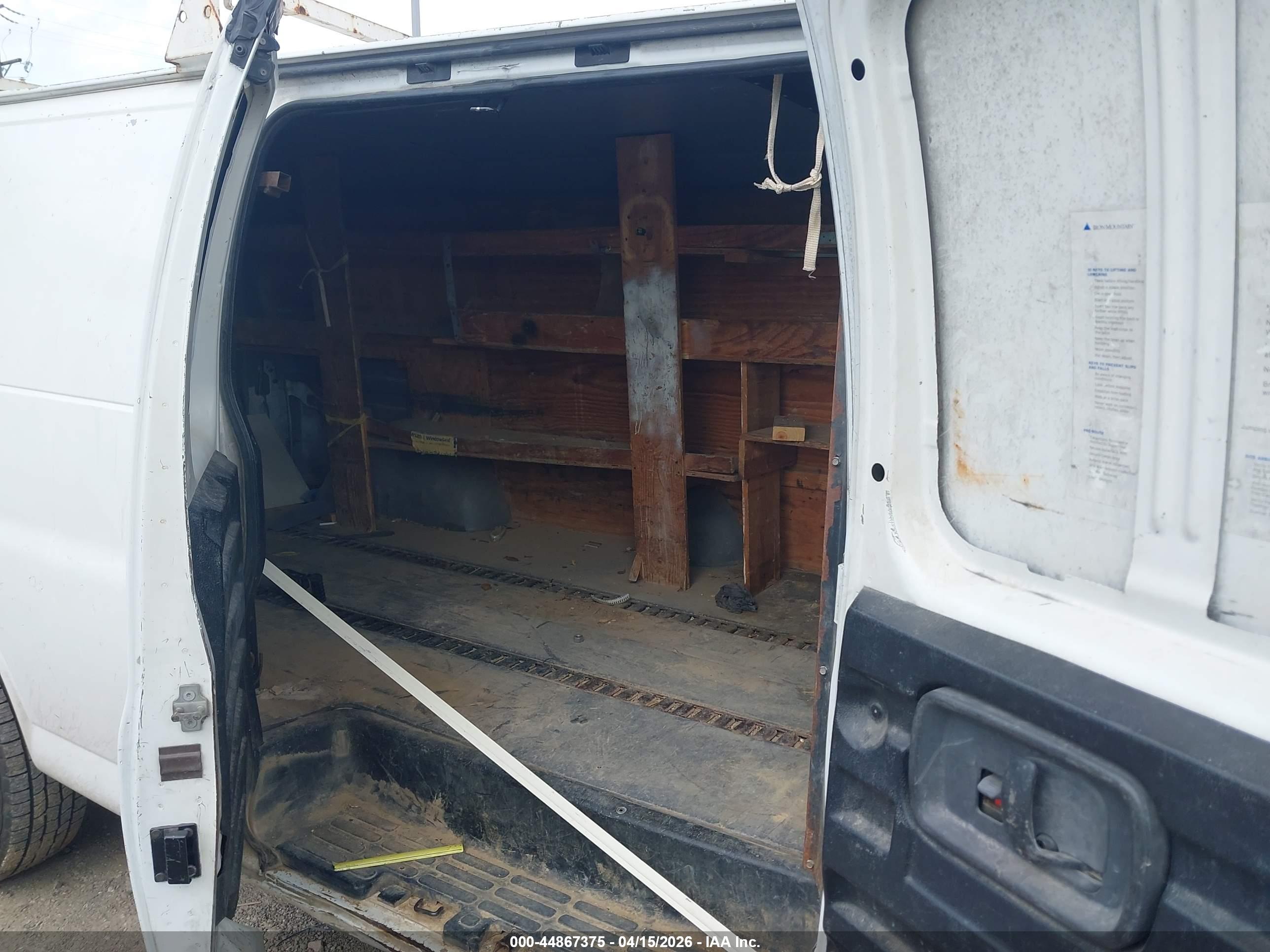 GMC SAVANA image 8