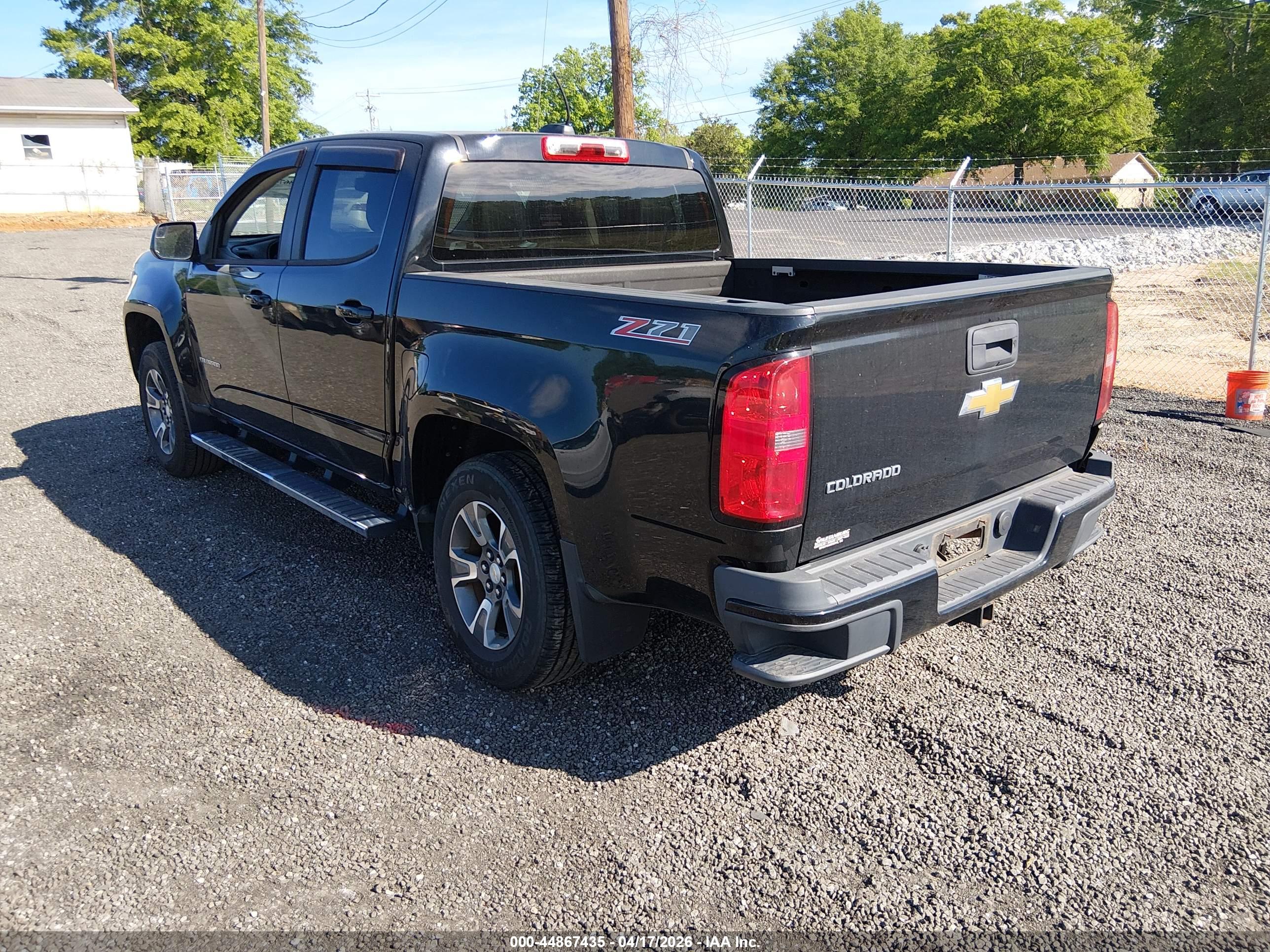 CHEVROLET COLORADO image 3