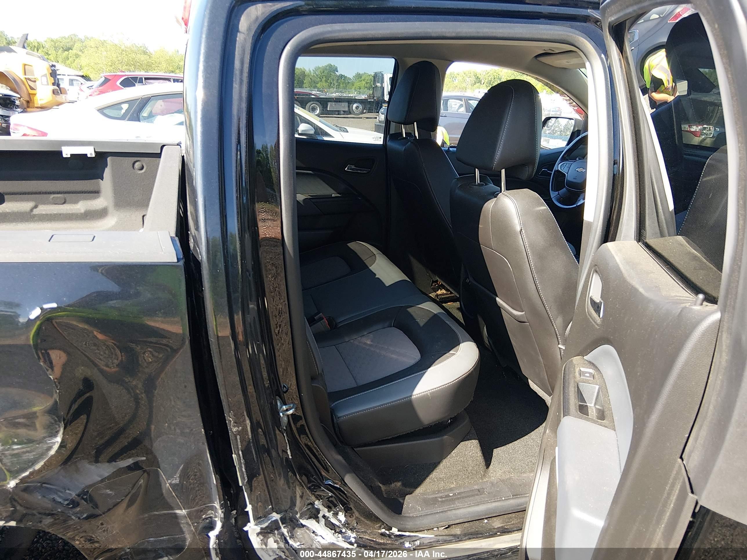 CHEVROLET COLORADO image 8