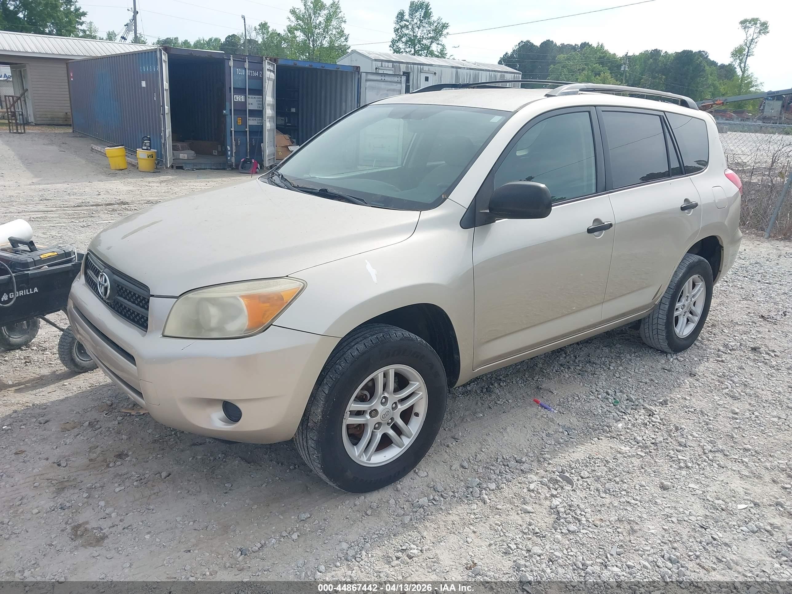 TOYOTA RAV4 image 2