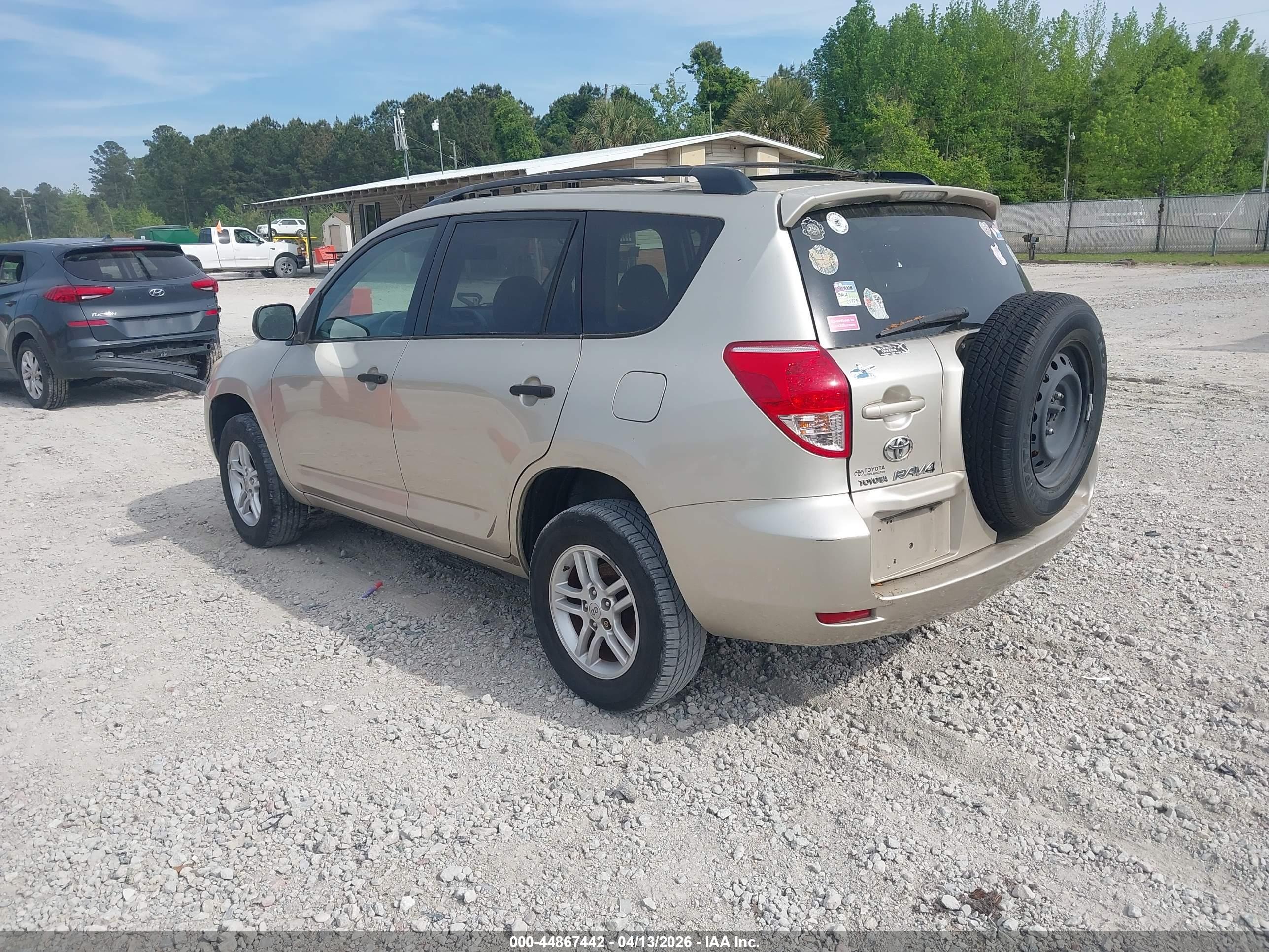 TOYOTA RAV4 image 3