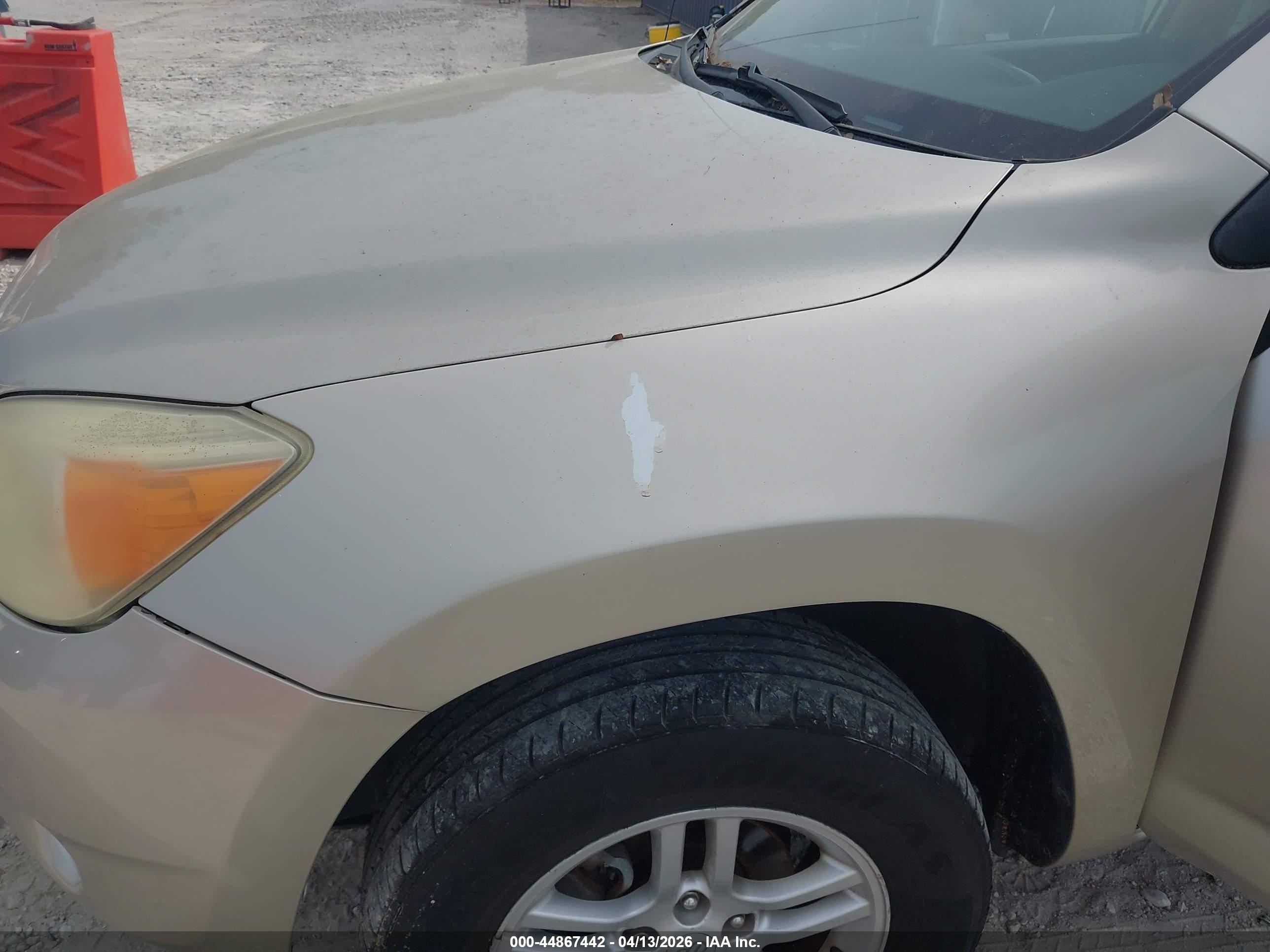 TOYOTA RAV4 image 6