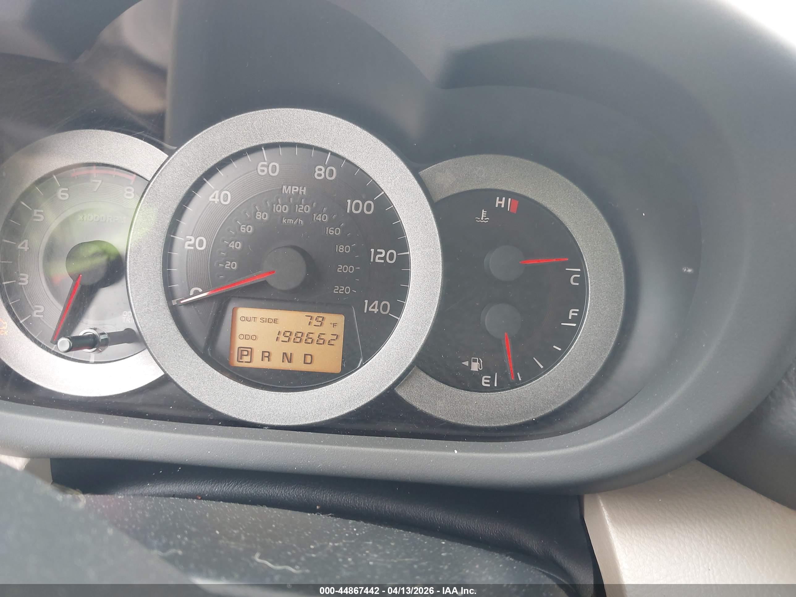 TOYOTA RAV4 image 7