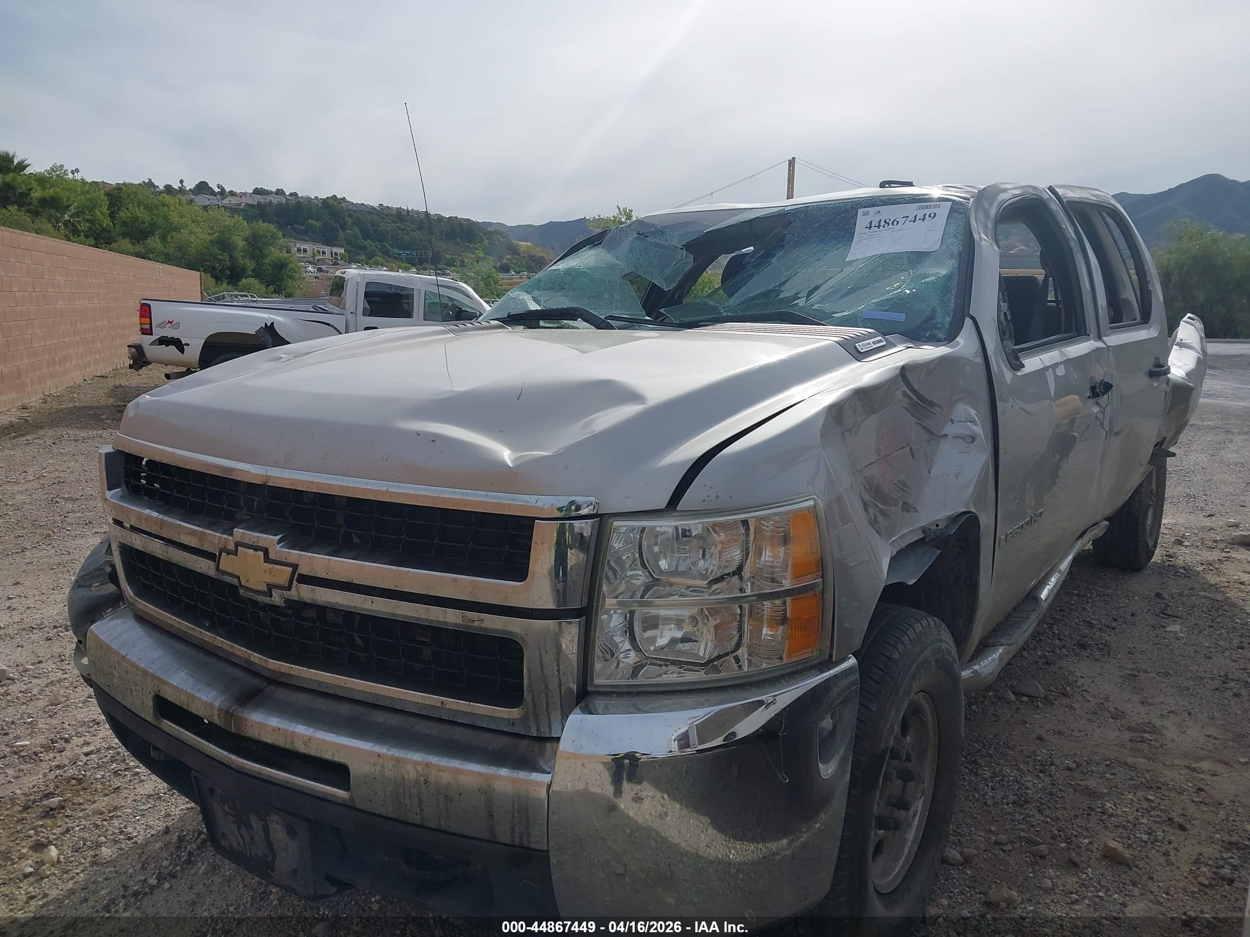 CHEVROLET SILVERADO image 2