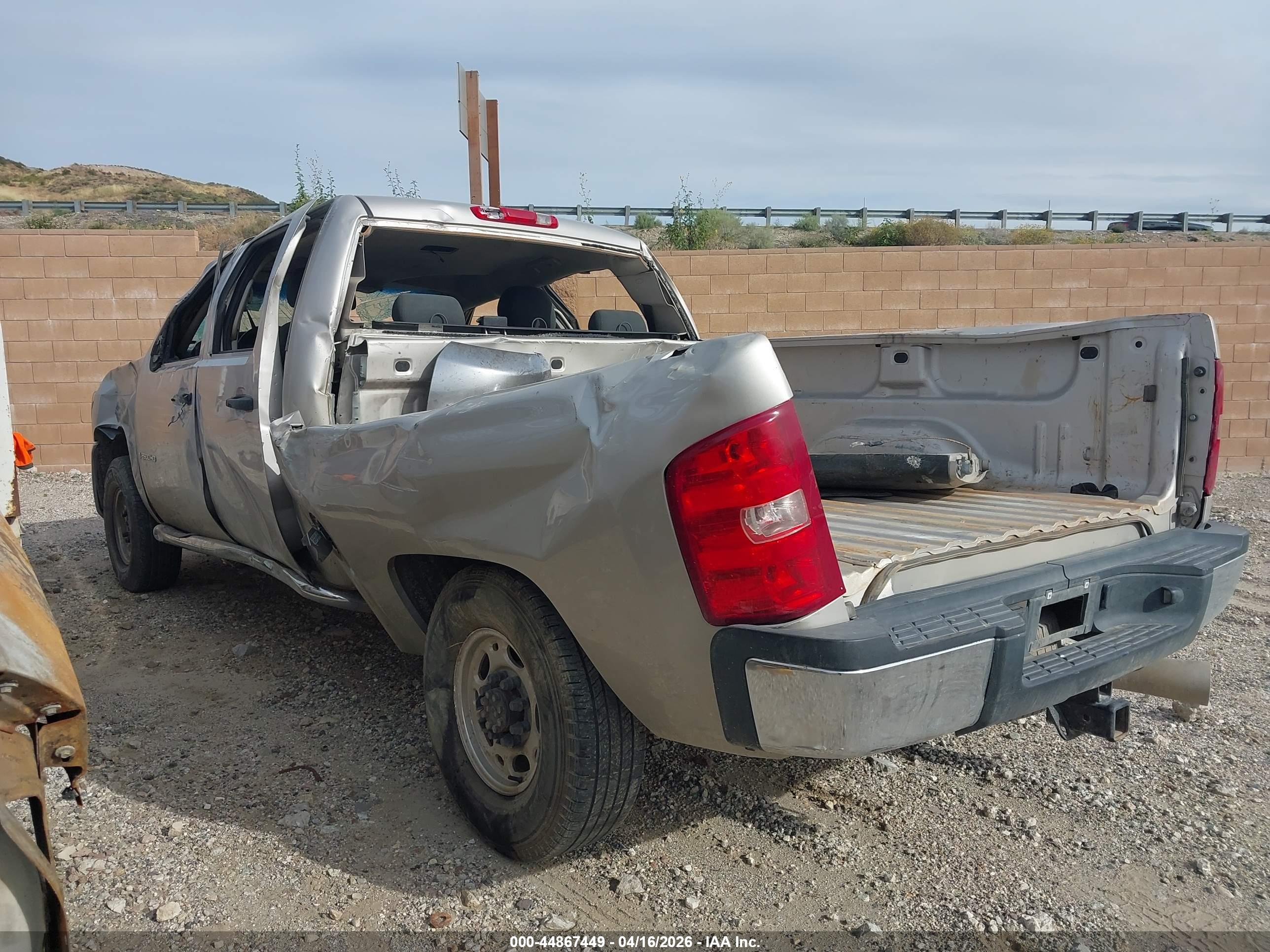 CHEVROLET SILVERADO image 3