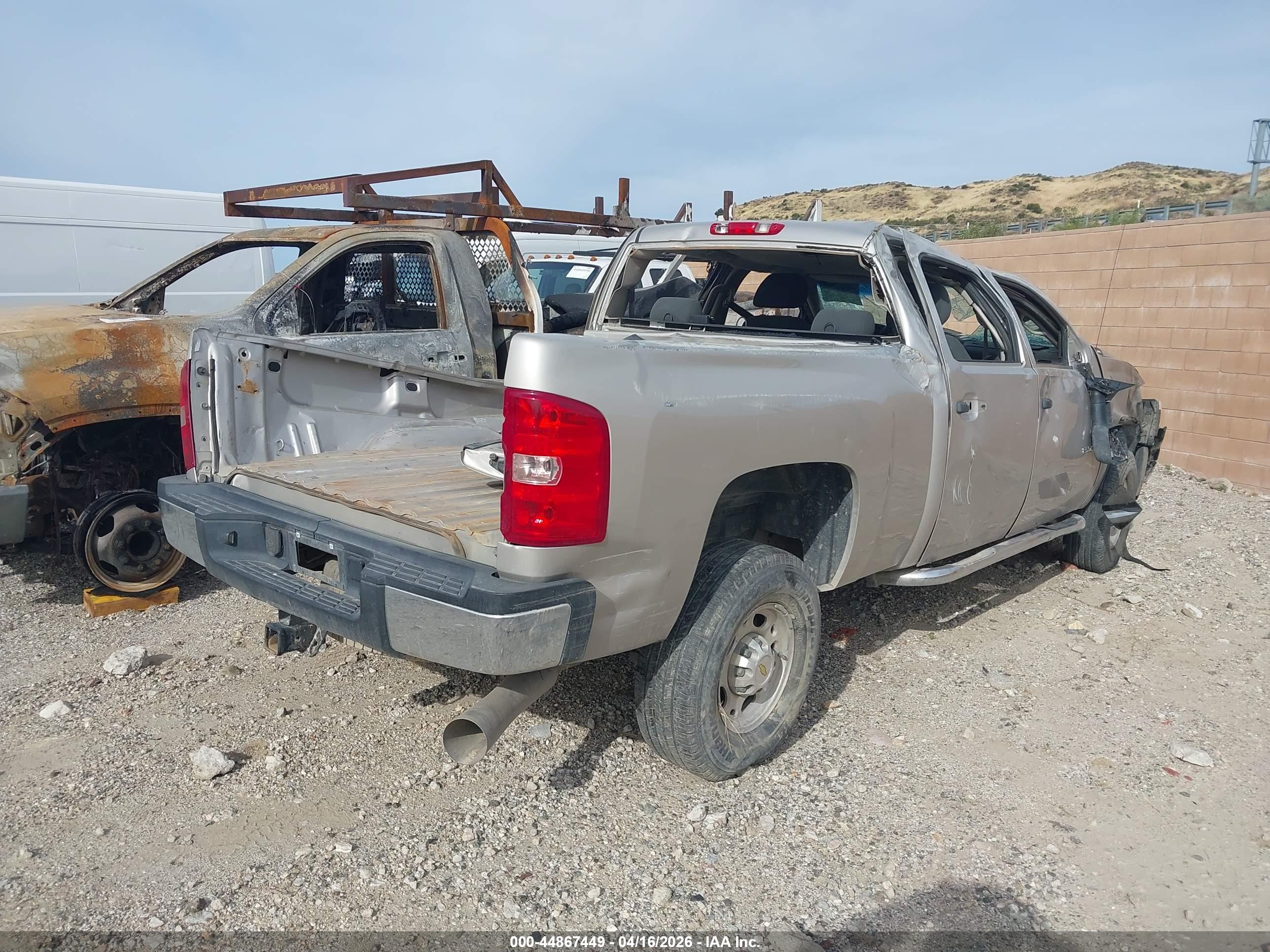 CHEVROLET SILVERADO image 4