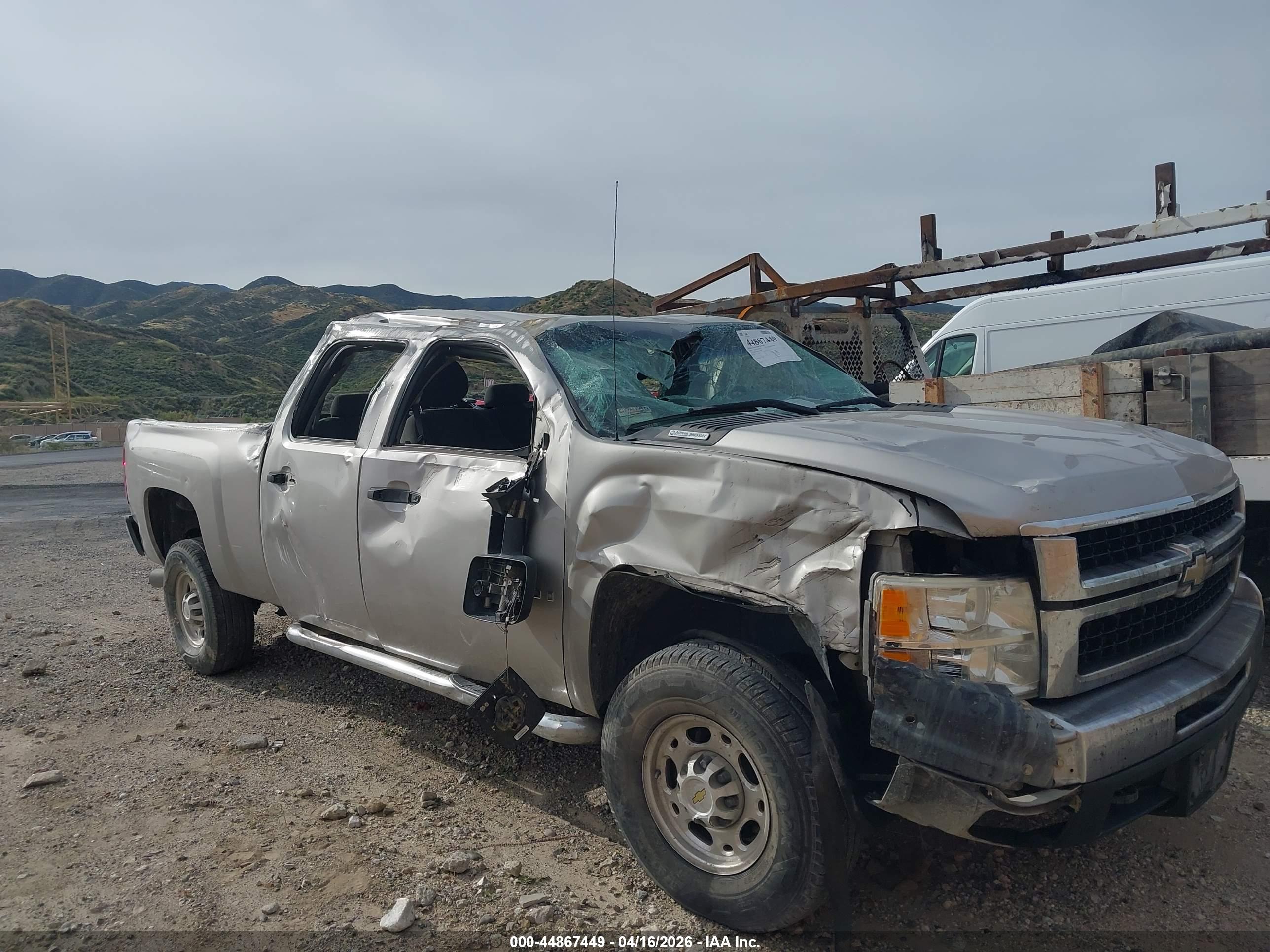 CHEVROLET SILVERADO image 6
