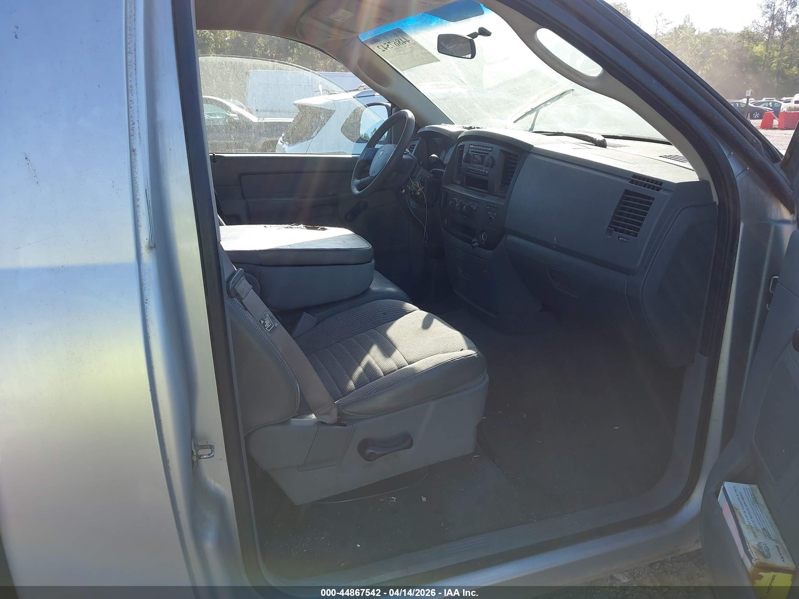 DODGE RAM image 5