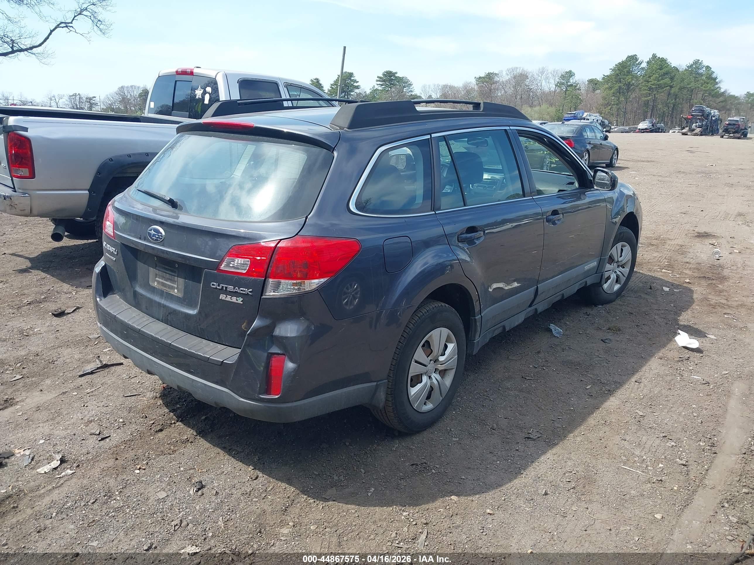 SUBARU OUTBACK image 4