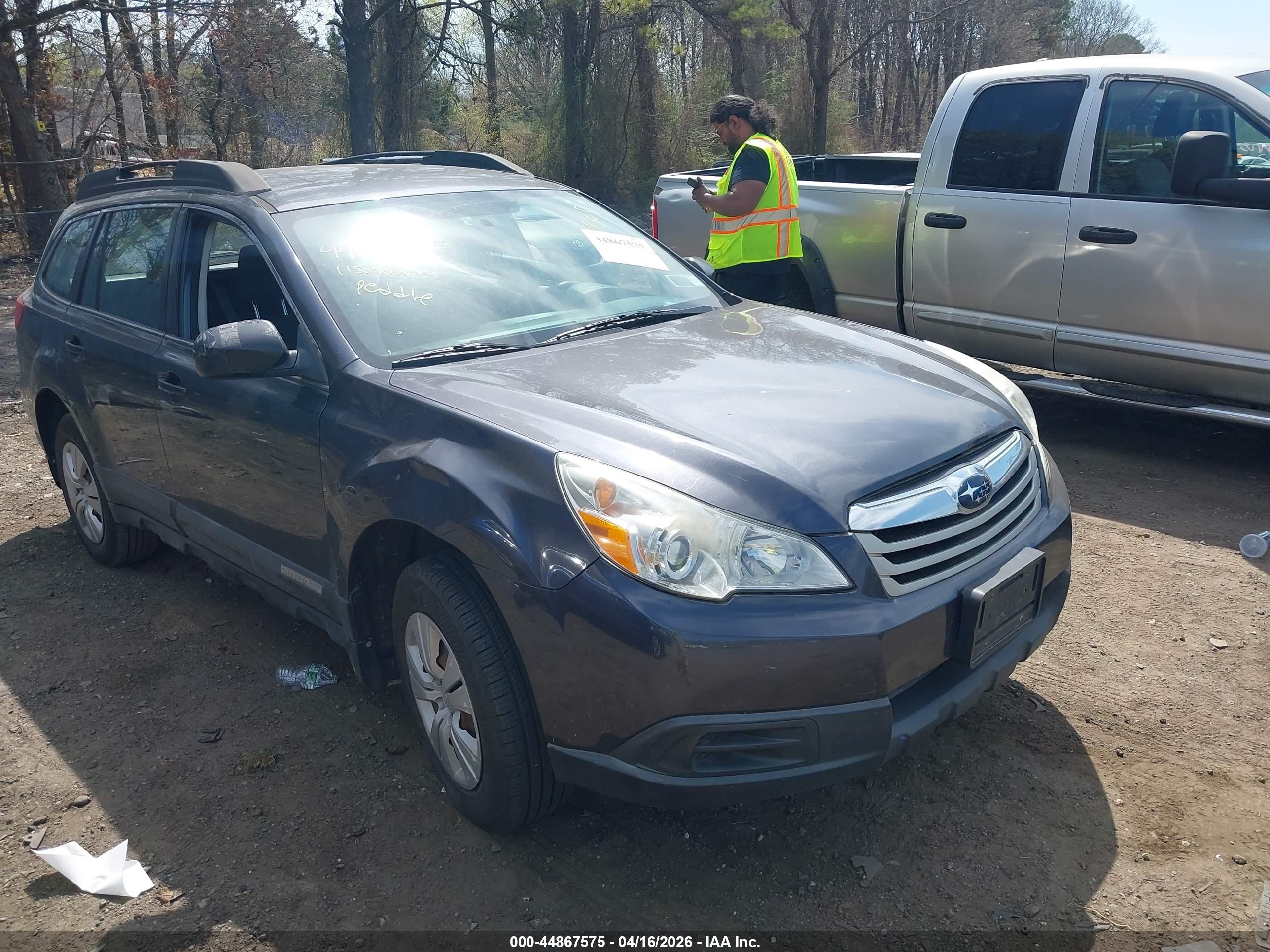 SUBARU OUTBACK image 6