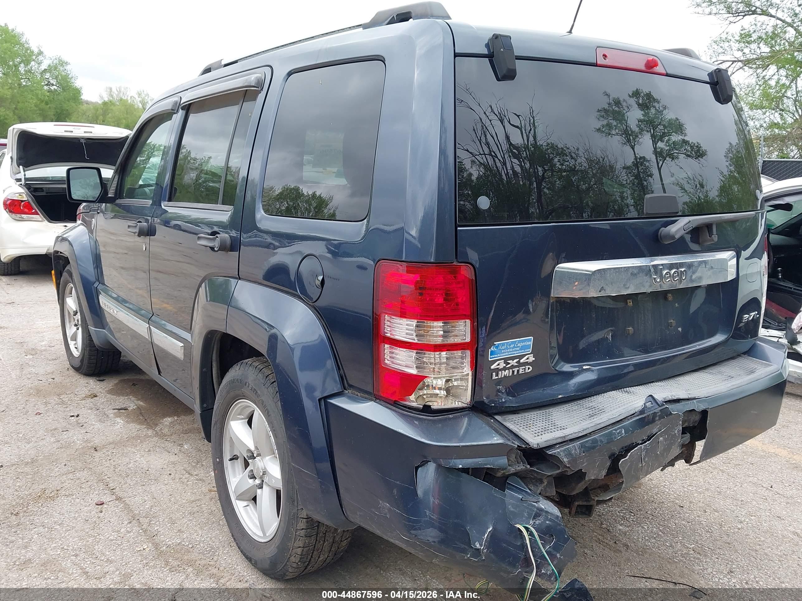 JEEP LIBERTY image 3
