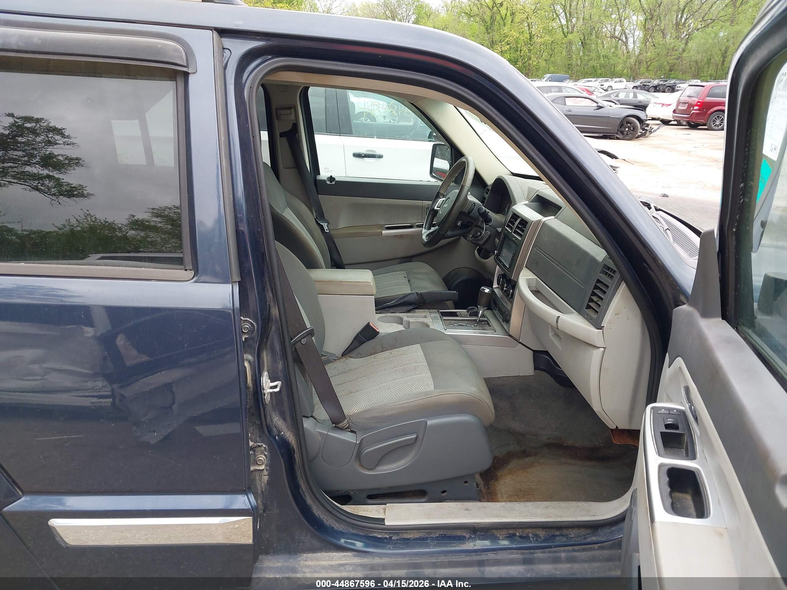 JEEP LIBERTY image 5
