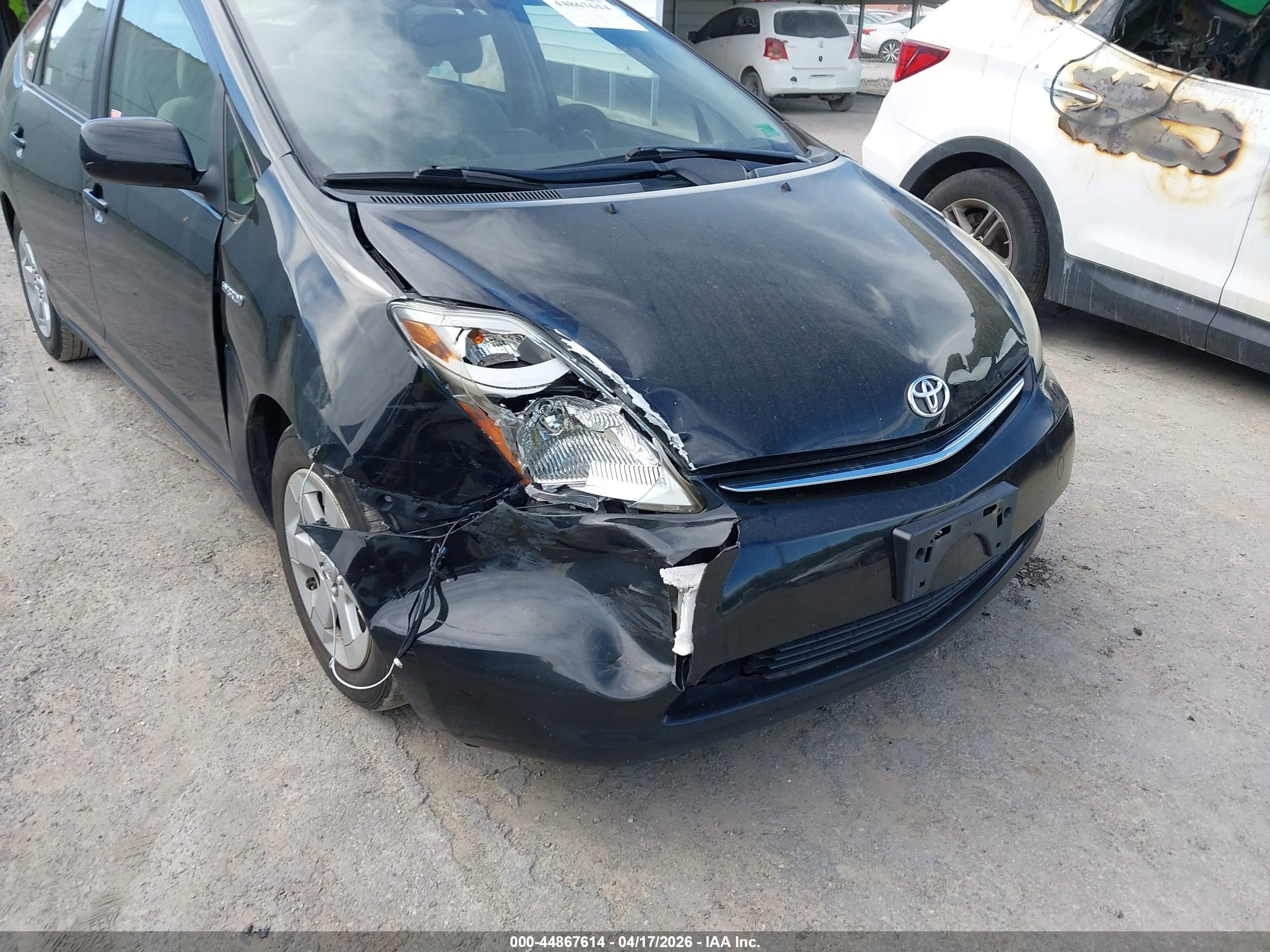TOYOTA PRIUS image 6