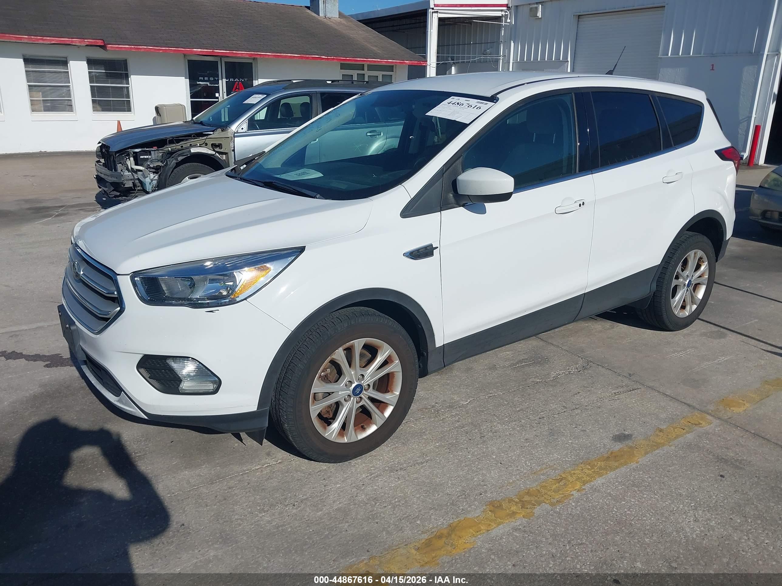 FORD ESCAPE image 2