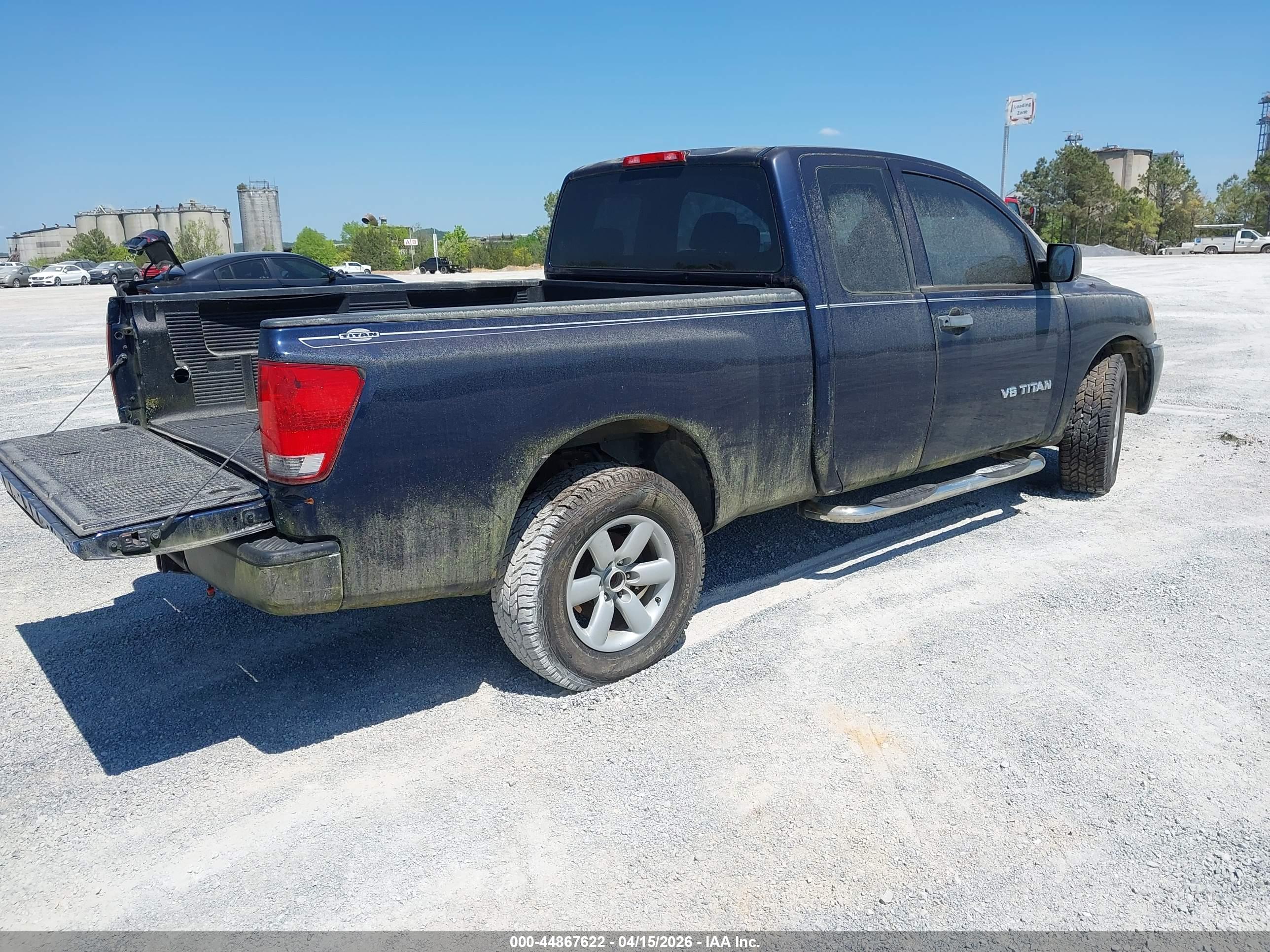NISSAN TITAN image 4