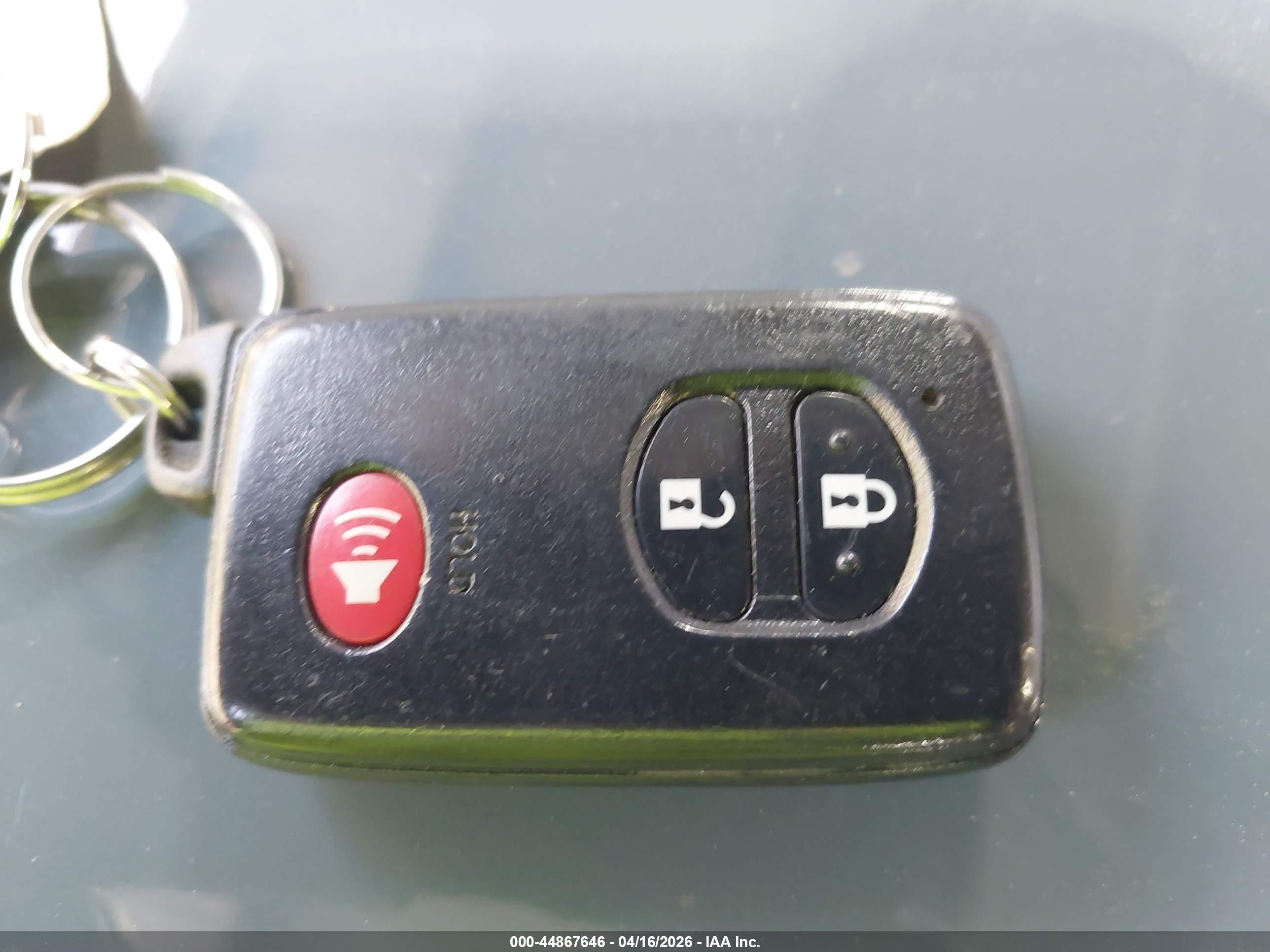 TOYOTA PRIUS image 11