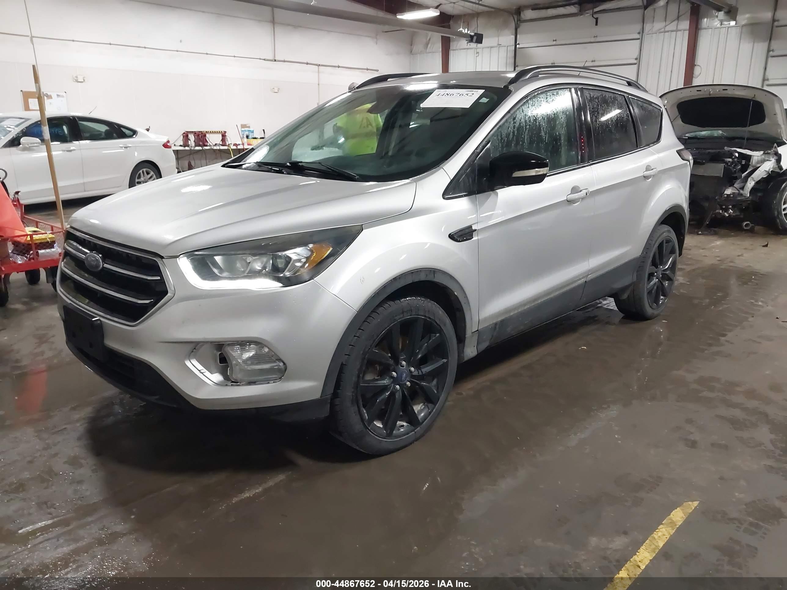 FORD ESCAPE image 2